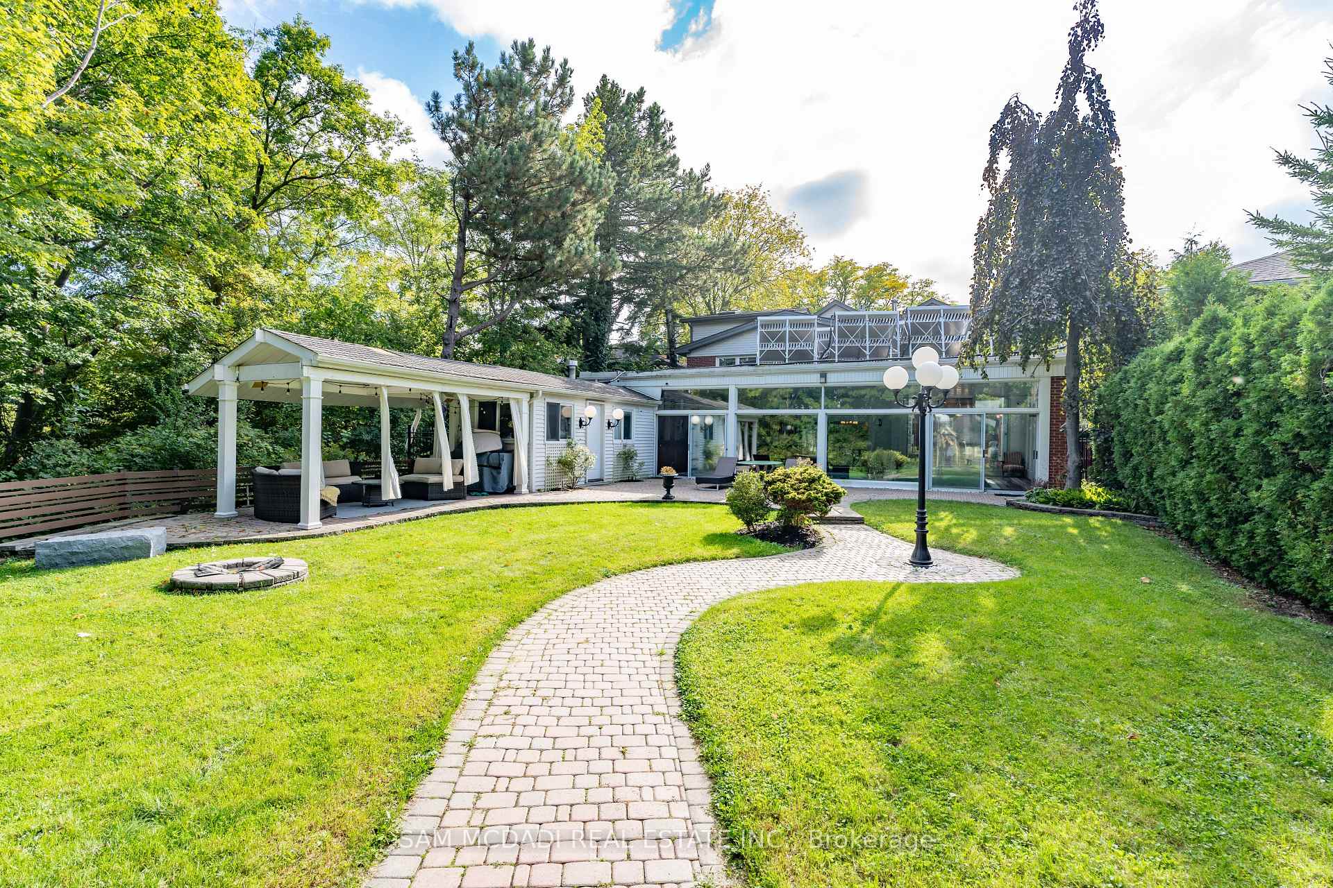 2221 Greenhurst Avenue, Mississauga 2