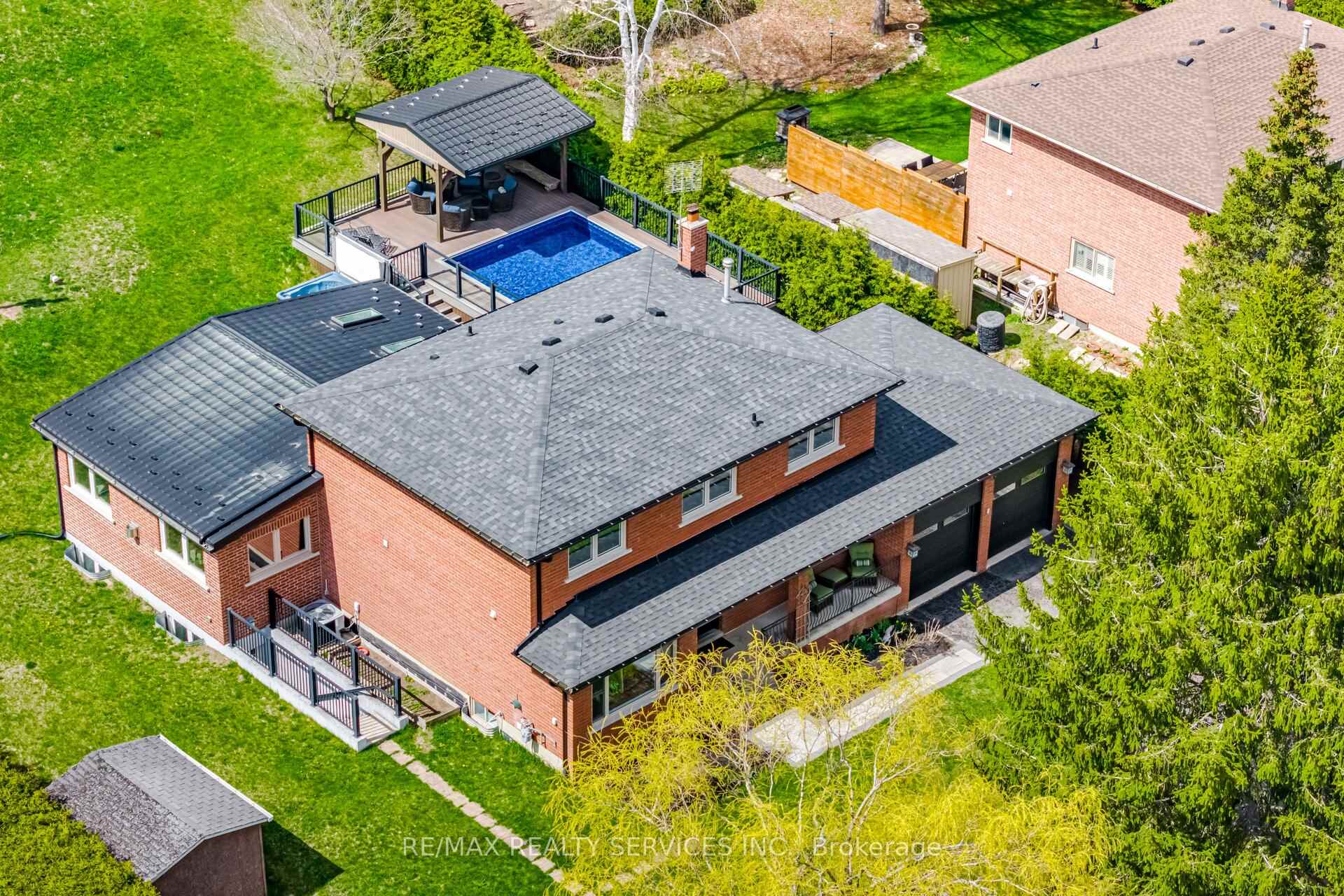 38 Marilyn Street Caledon Ontario Canada Sale residential Lets talk Real Estate RE/MAX Realty Services Inc., Brokerage*