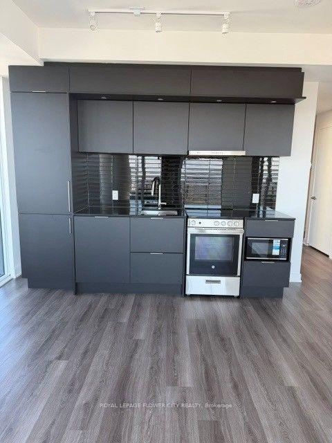 4805 - 448 Burnhamthorpe Road W, Mississauga 2