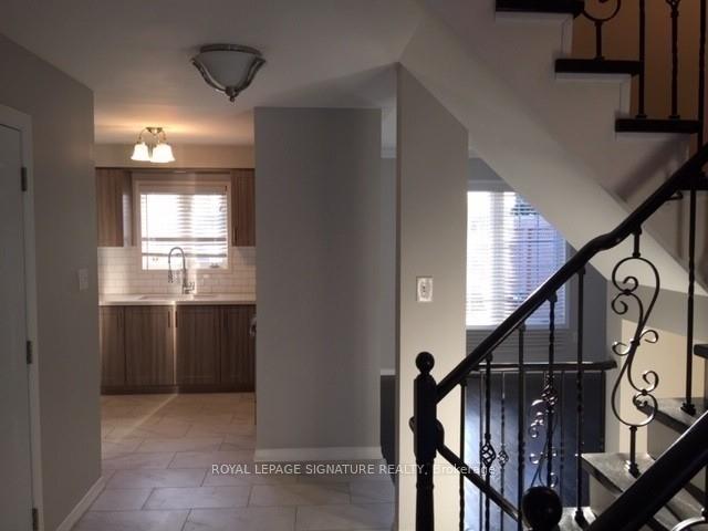 Upper - 7092 Walworth Court, Mississauga 4