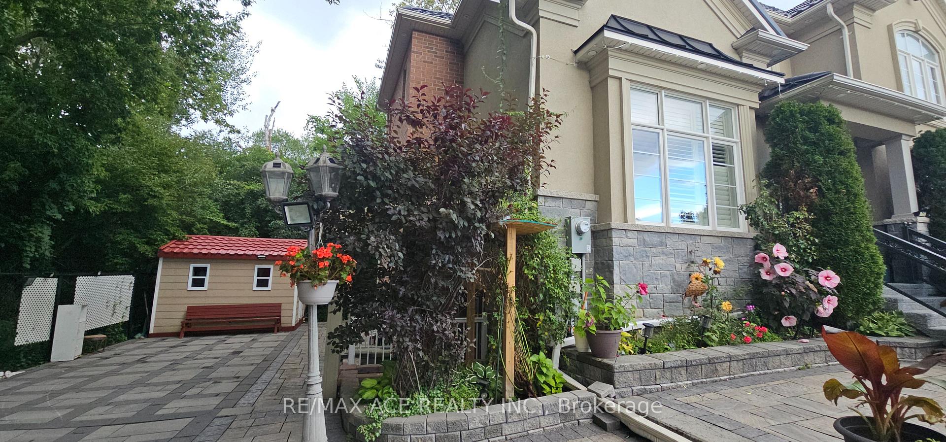 Bsmt - 25 Fawnridge Trail, Toronto 2
