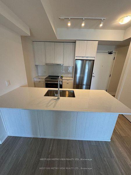 616 - 4130 Parkside Village Drive, Mississauga 3