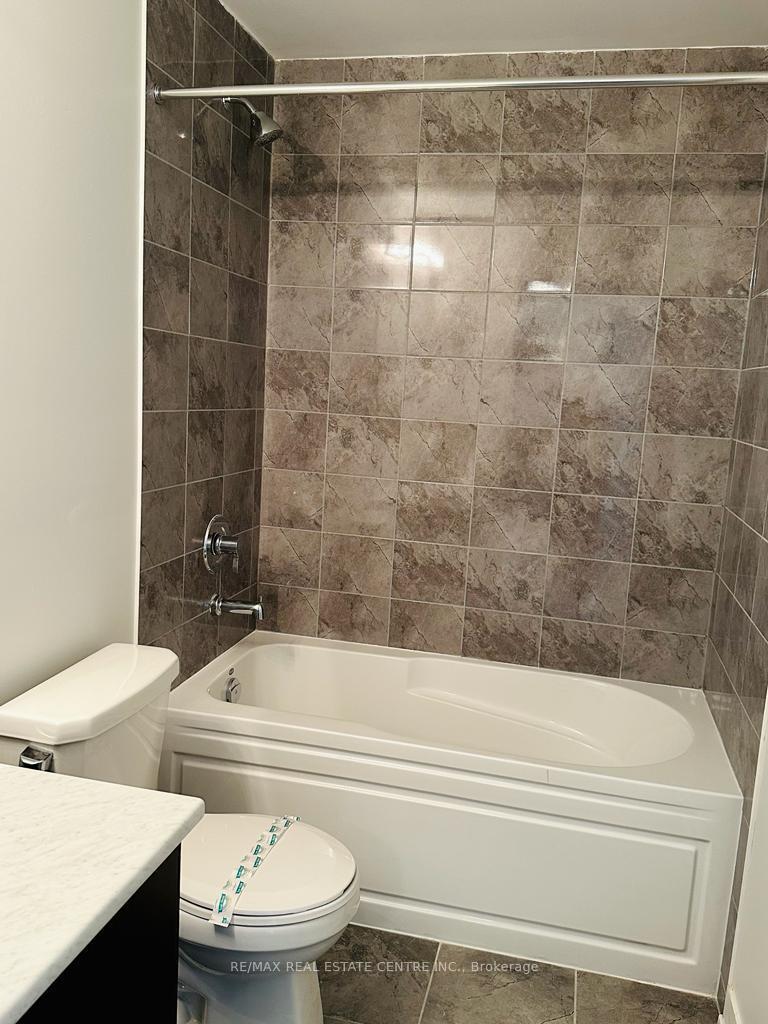 410 3401 Ridgeway Drive, Mississauga 4