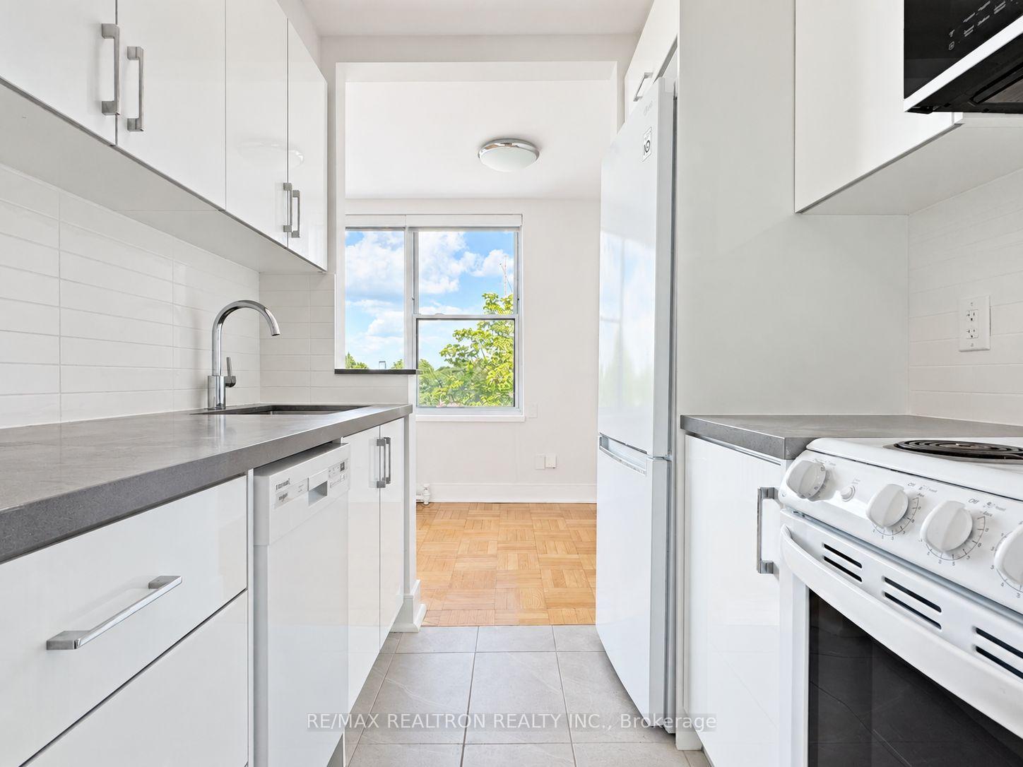 508 - 1545 Bathurst Street, Toronto 4