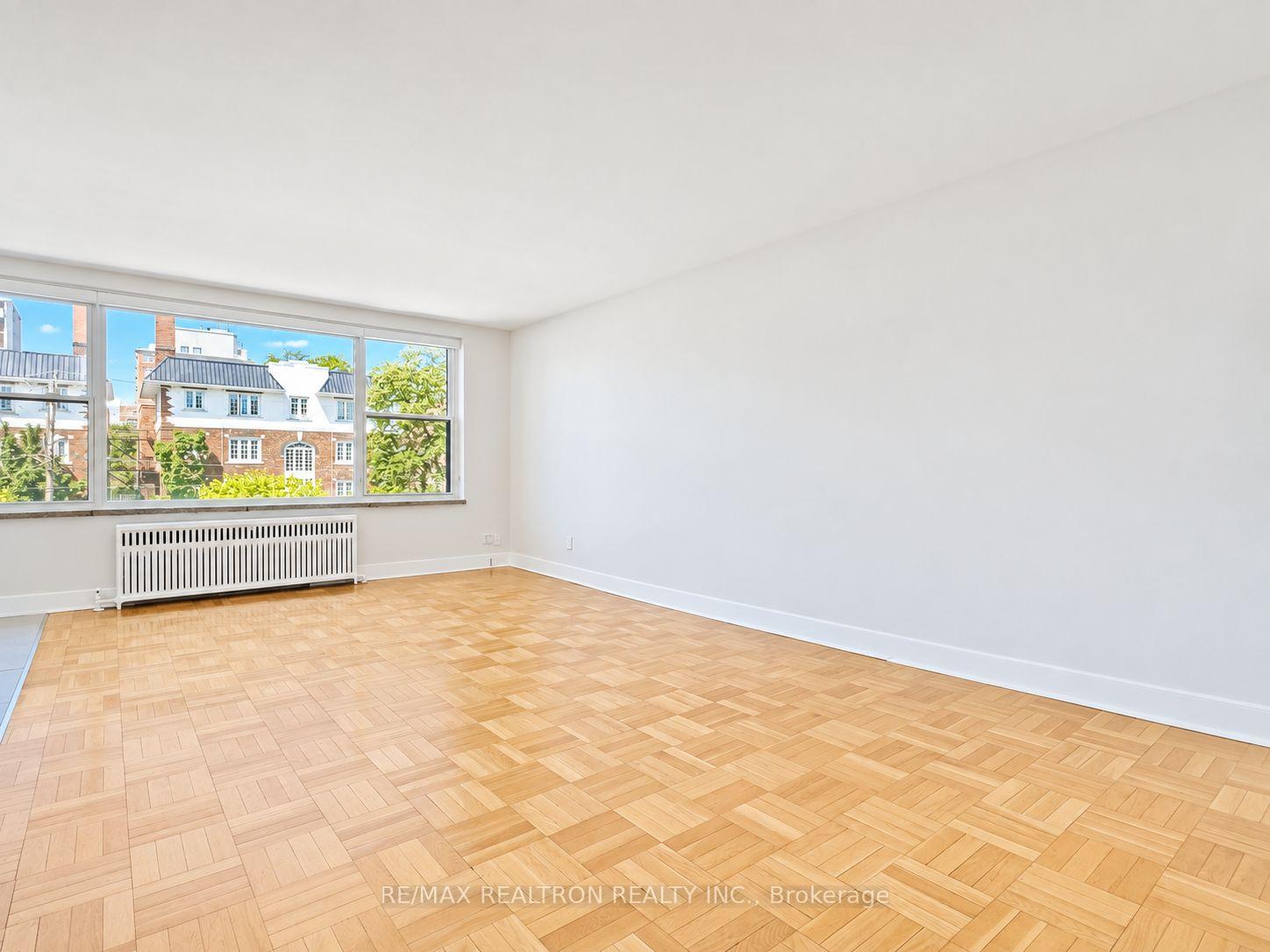 304 - 1545 Bathurst Street, Toronto 4