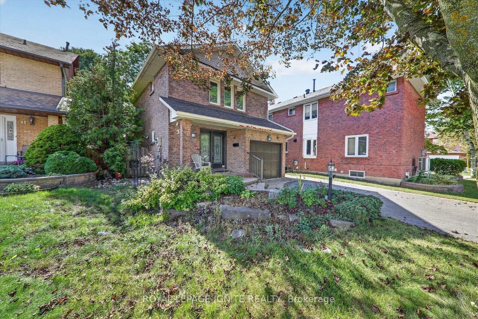 39 Longfellow Court, Whitby 3
