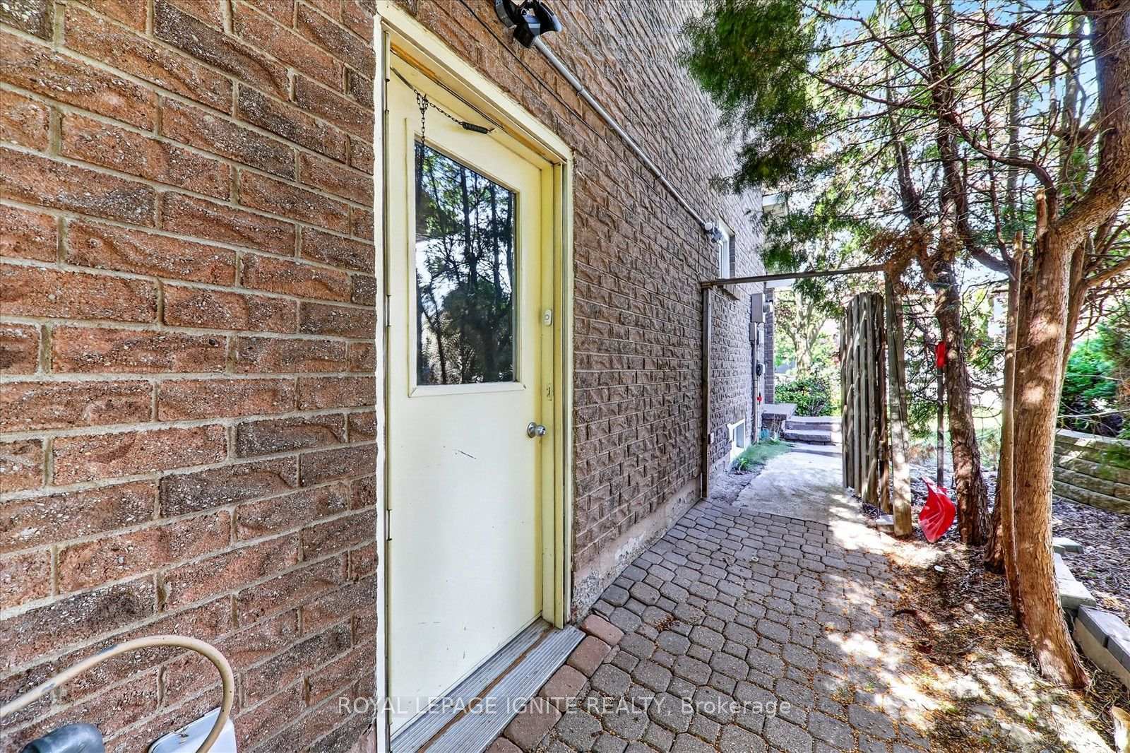 39 Longfellow Court, Whitby 5