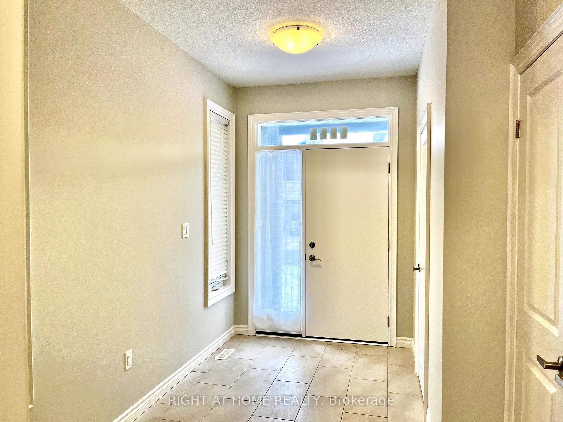 2225 Tribalwood Street, London North 2