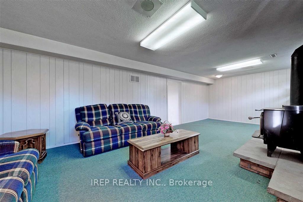 Basement - 94 Iangrove Terrace, Toronto 4