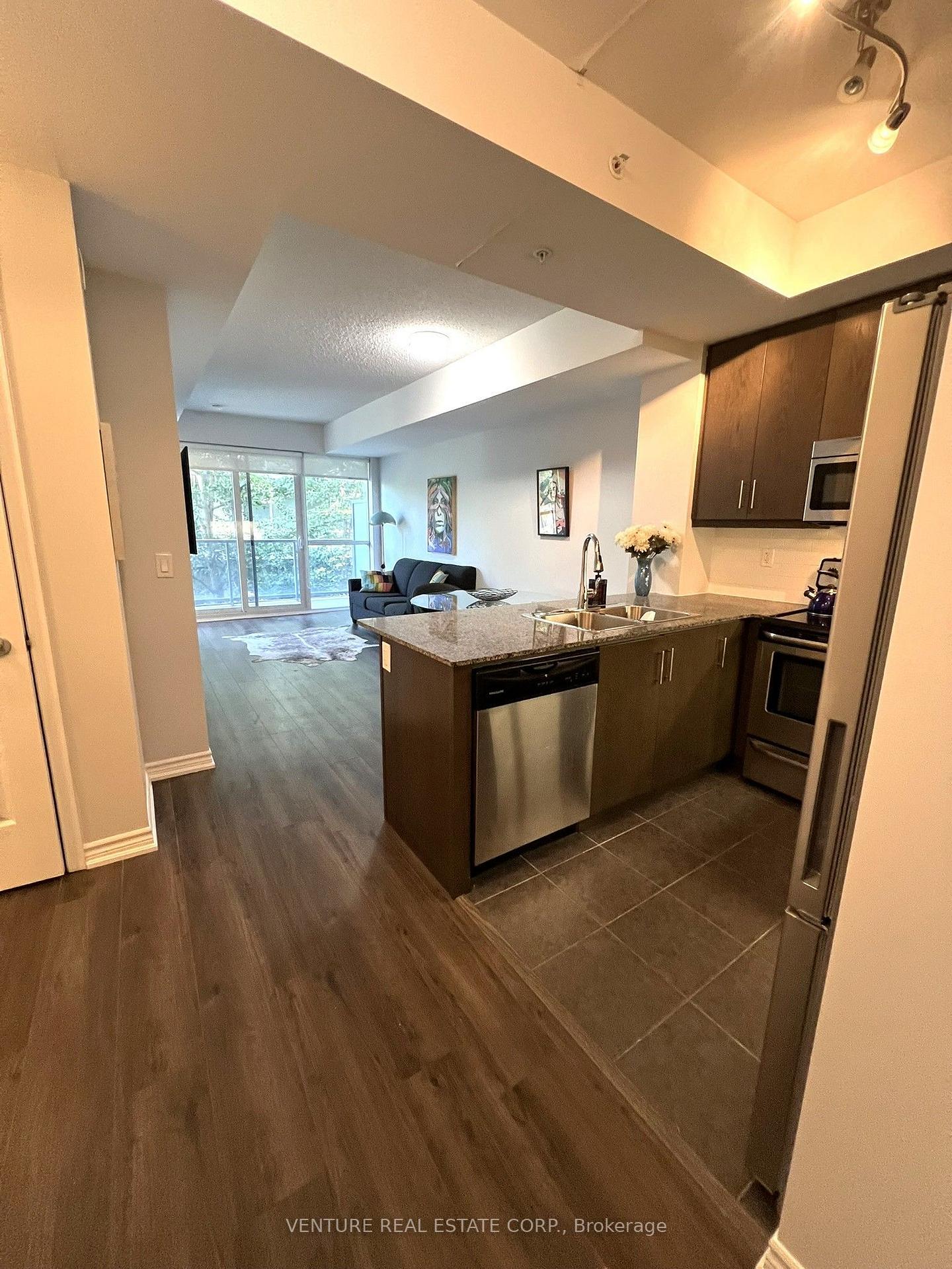718 - 15 James Finlay Way, Toronto 4