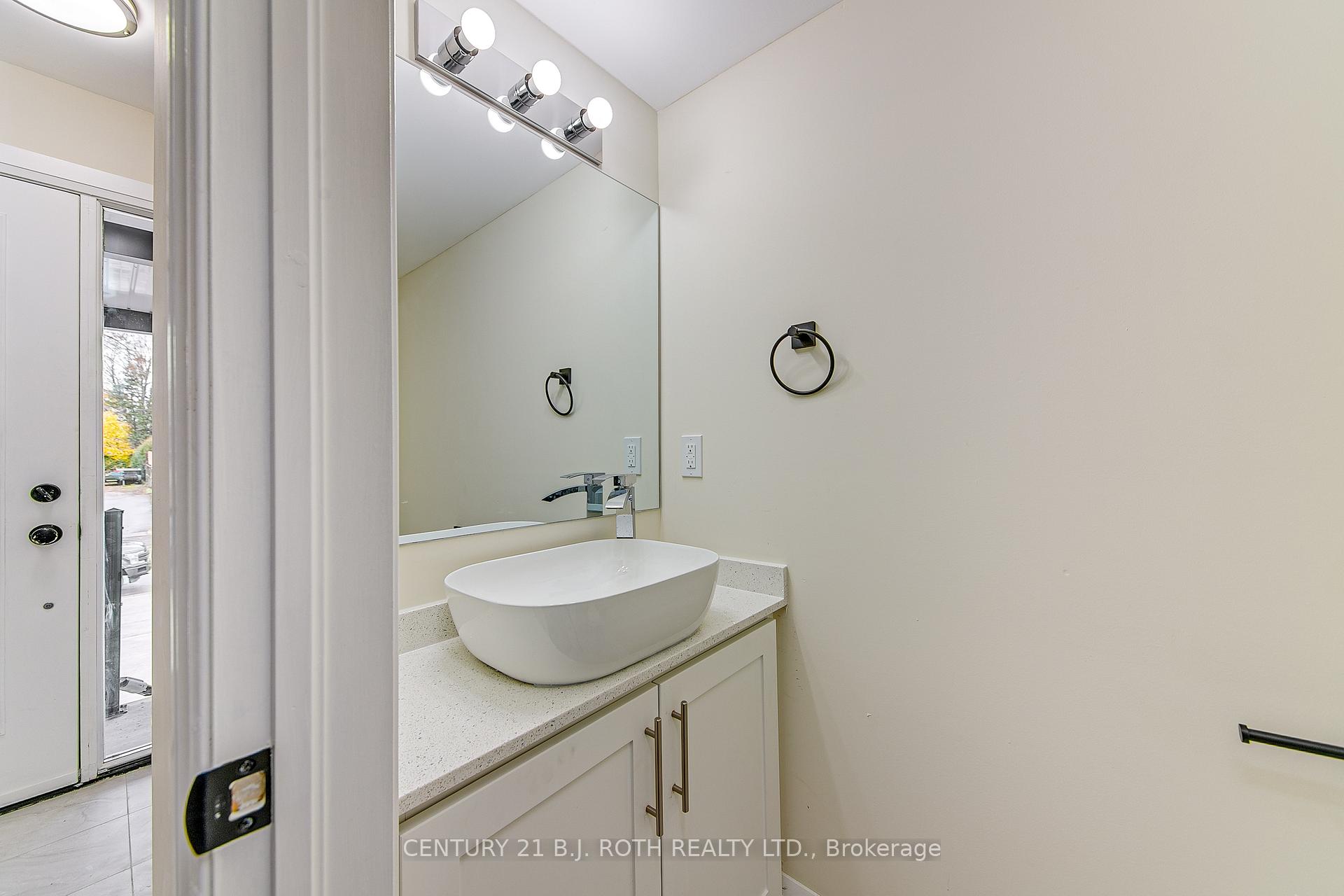 6 - 98 Peel Street, Barrie 4
