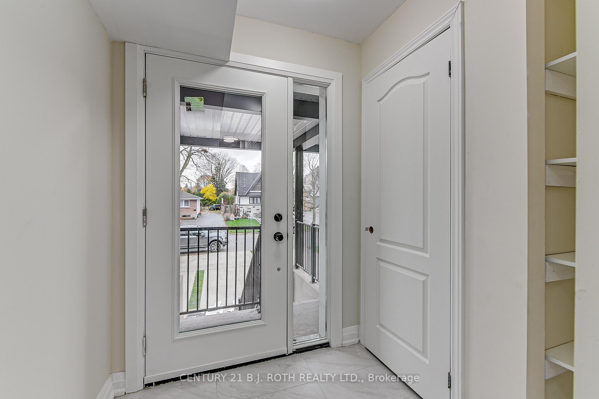 6 - 98 Peel Street, Barrie 2