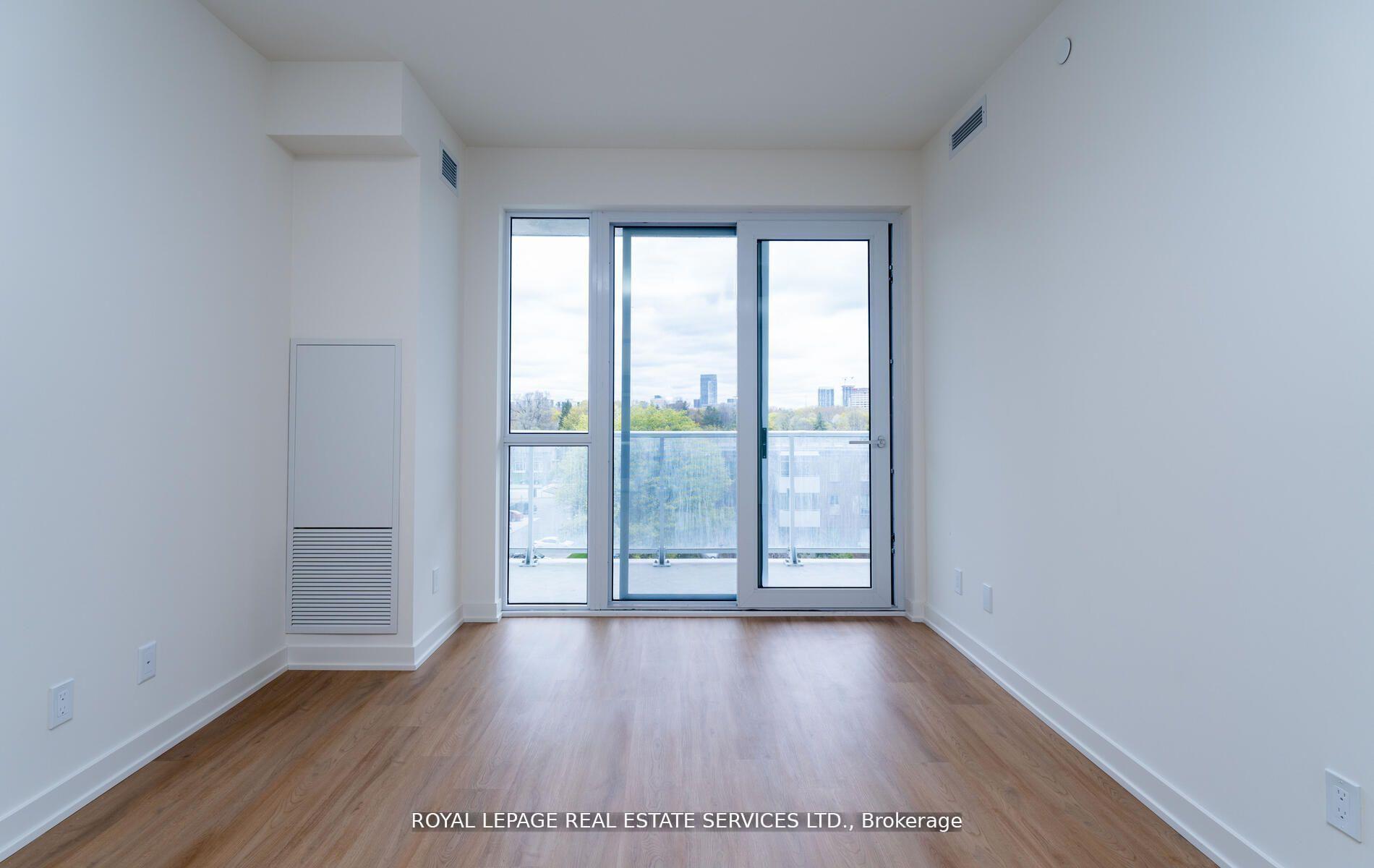 610 - 10 Deerlick Court, Toronto 5