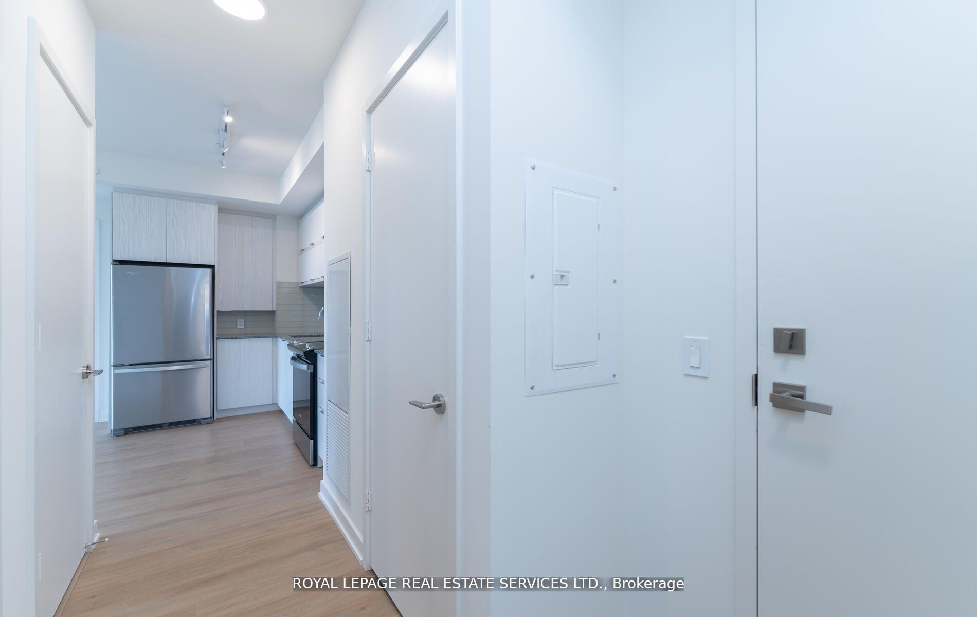 610 - 10 Deerlick Court, Toronto 4