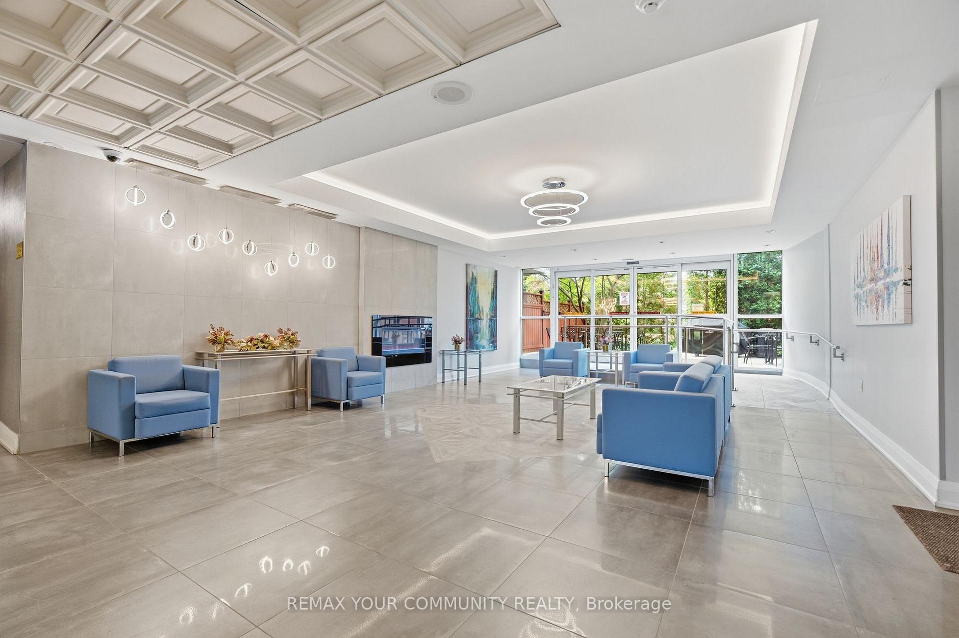 402 - 20 Harding Boulevard, Richmond Hill 3