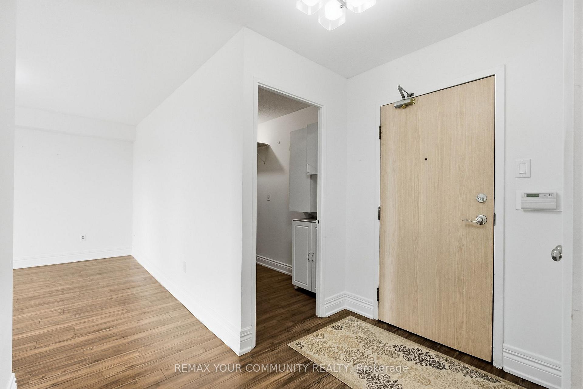 402 - 20 Harding Boulevard, Richmond Hill 5