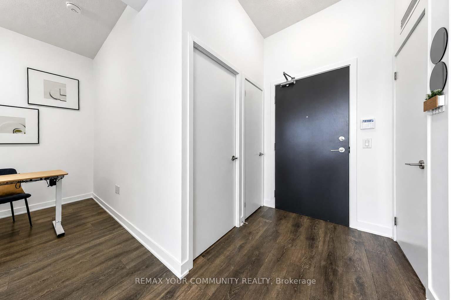 917 - 60 Honeycrisp Crescent, Vaughan 3