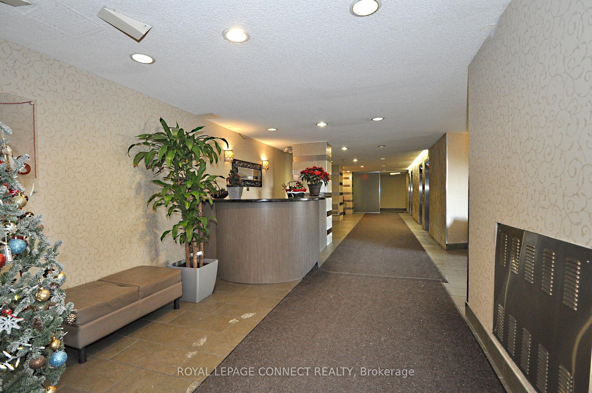 407 - 5 Parkway Forest Drive, Toronto 4