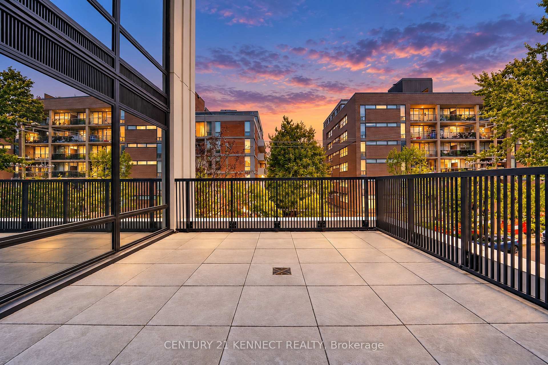 527 - 91 Montclair Avenue, Toronto 2