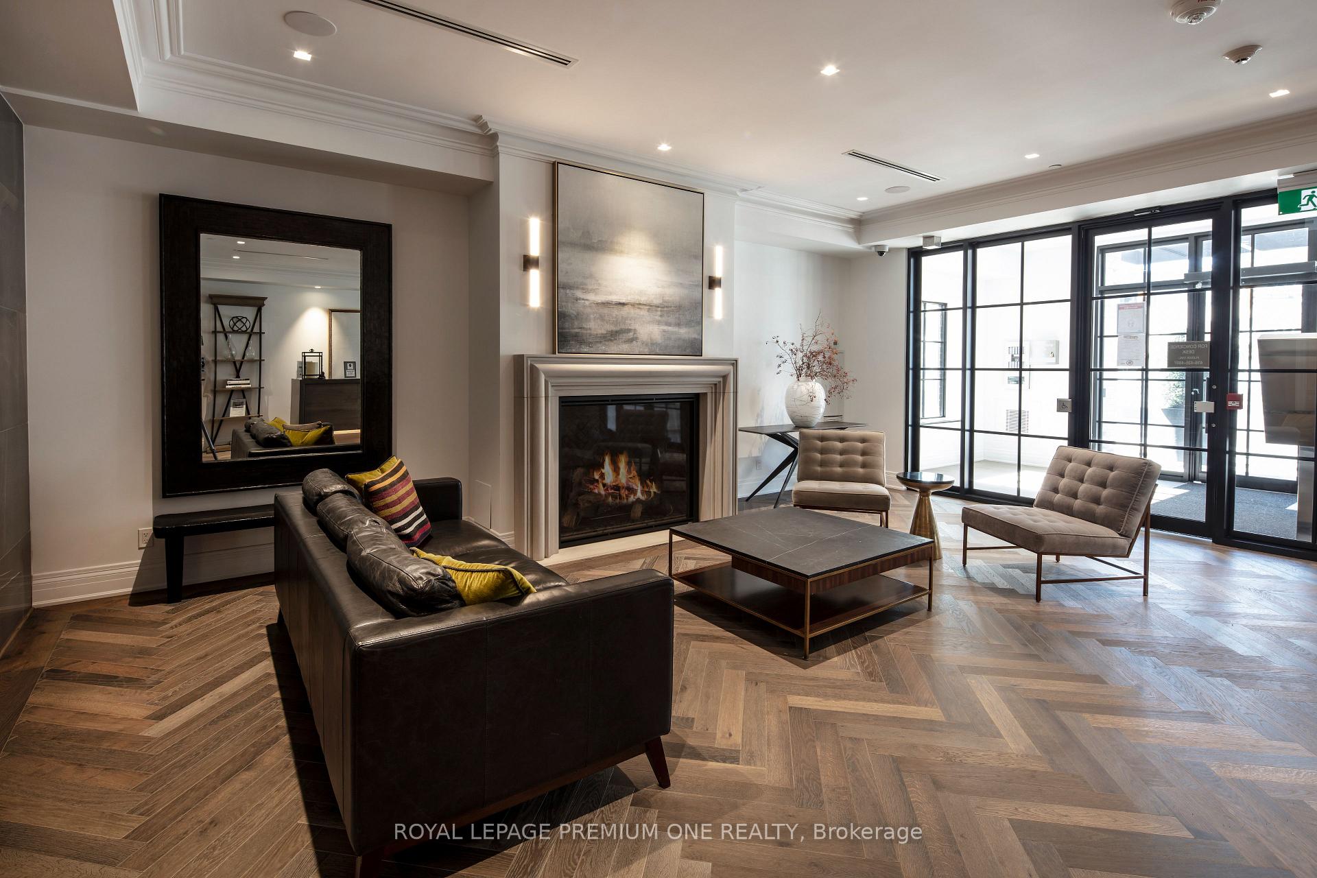 610 - 571 PRINCE EDWARD Drive N, Toronto 4