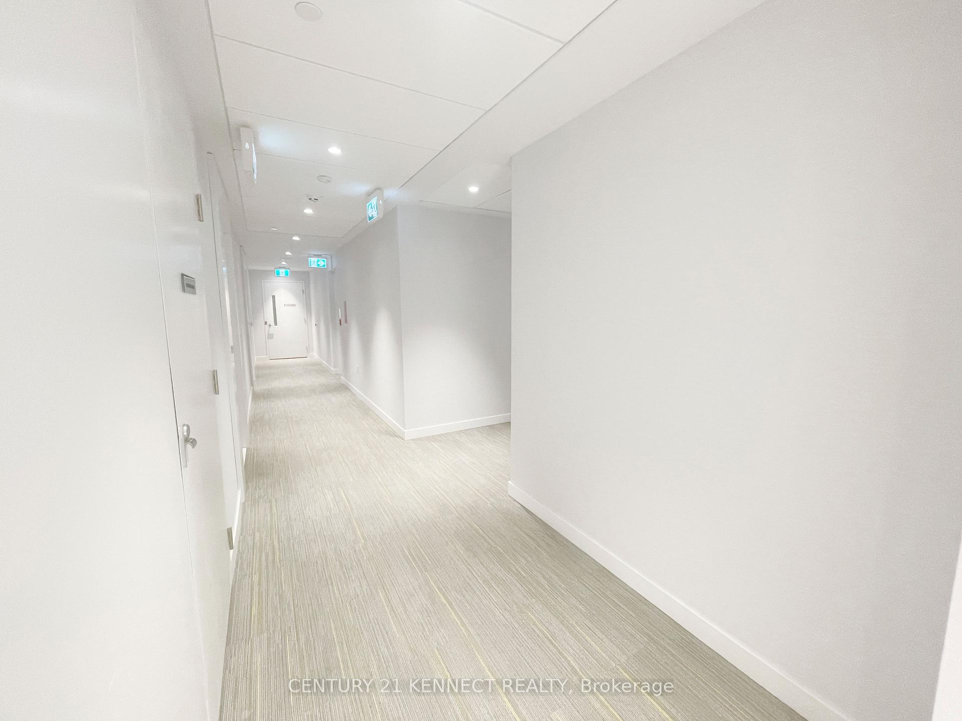 720 - 238 Simcoe Street, Toronto 4