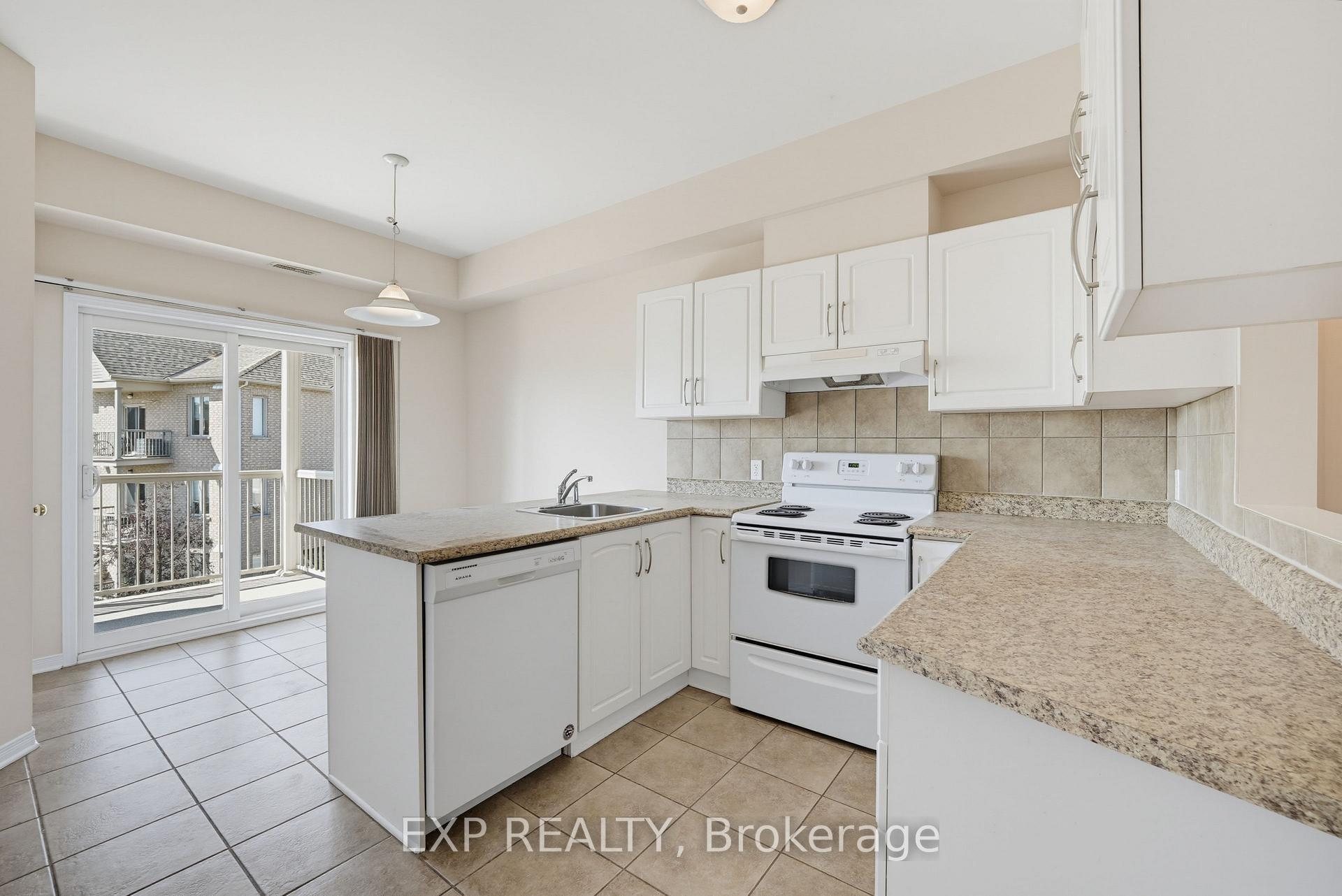 7 - 190 Rustic Hills Crescent, Ottawa 2