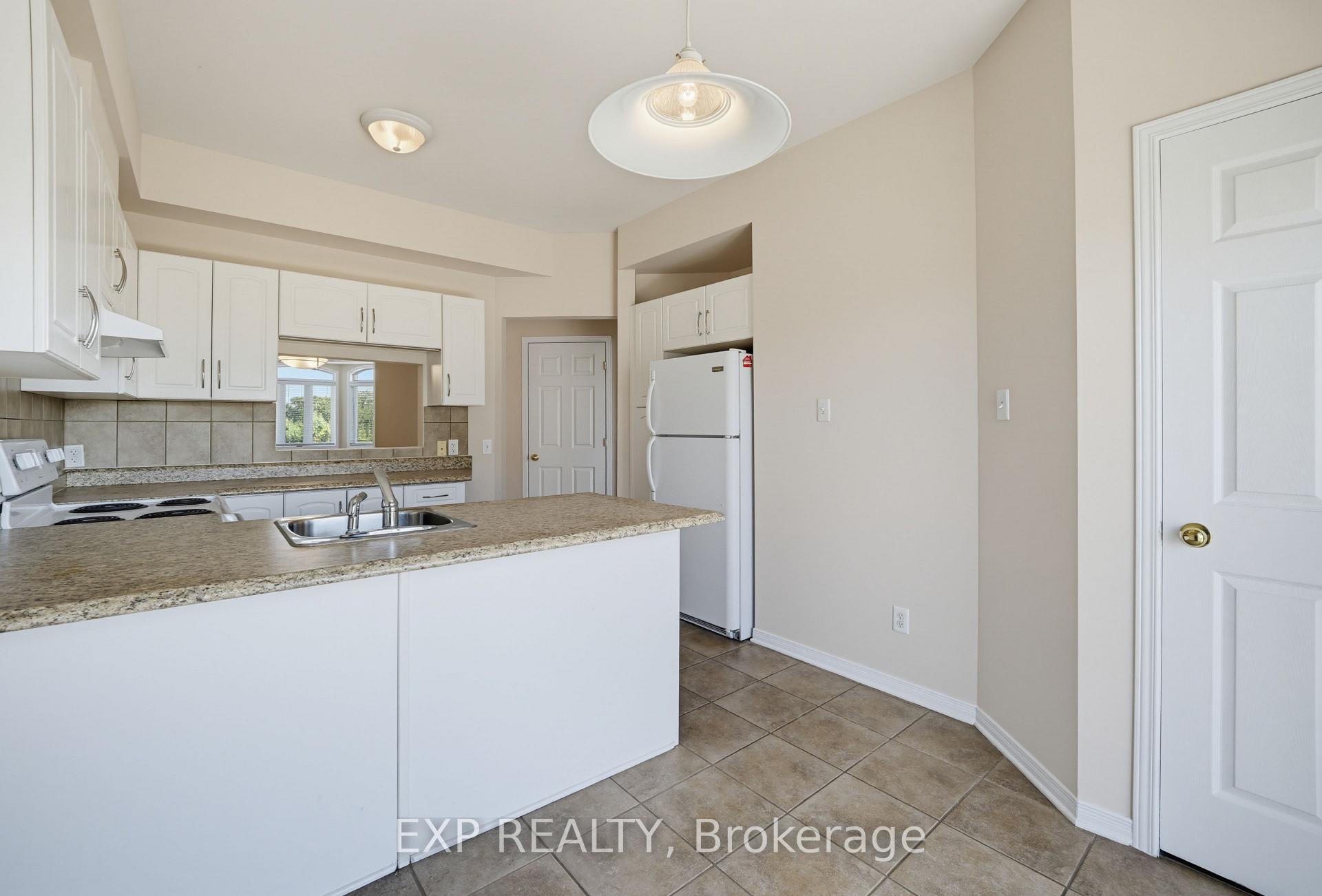 7 - 190 Rustic Hills Crescent, Ottawa 3