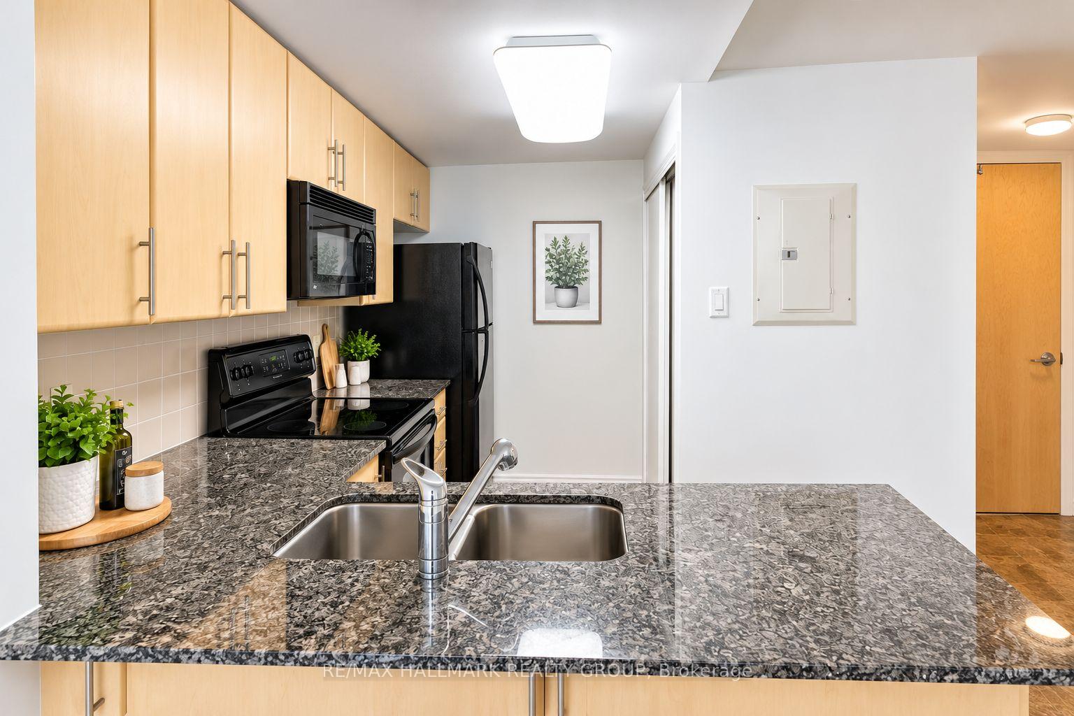 302 - 200 LETT Street, Ottawa 4