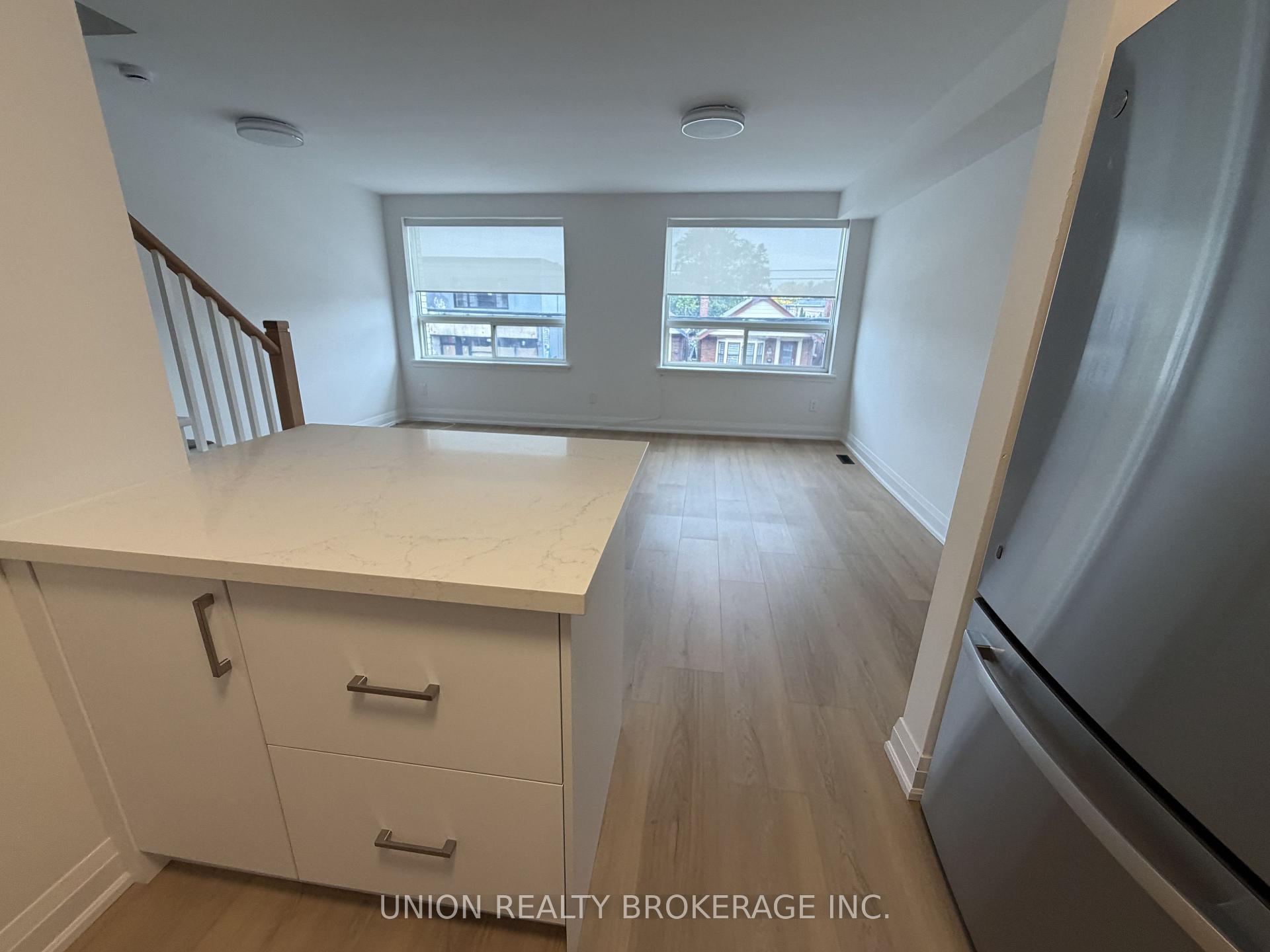 Unit 1 - 930A Pape Avenue, Toronto 4