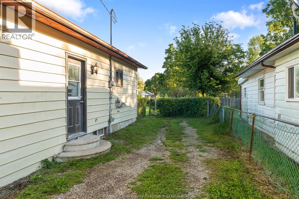 202 SANDYS STREET, Chatham 3