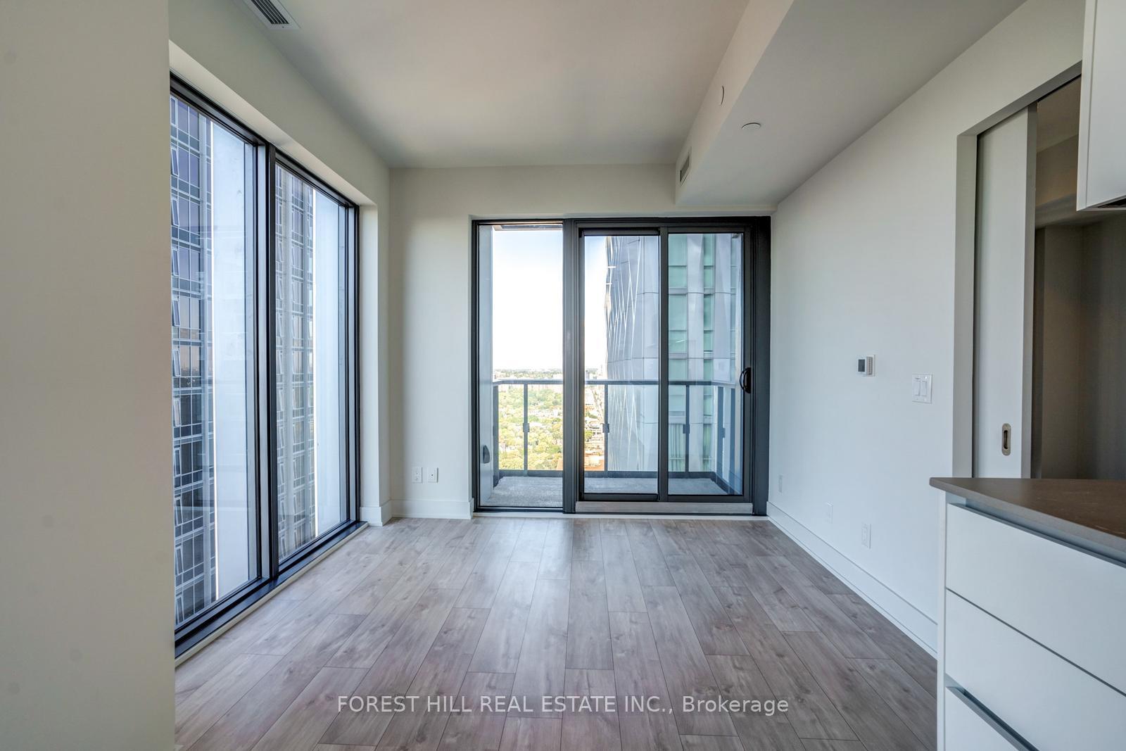 4002 - 8 Cumberland Street, Toronto 5