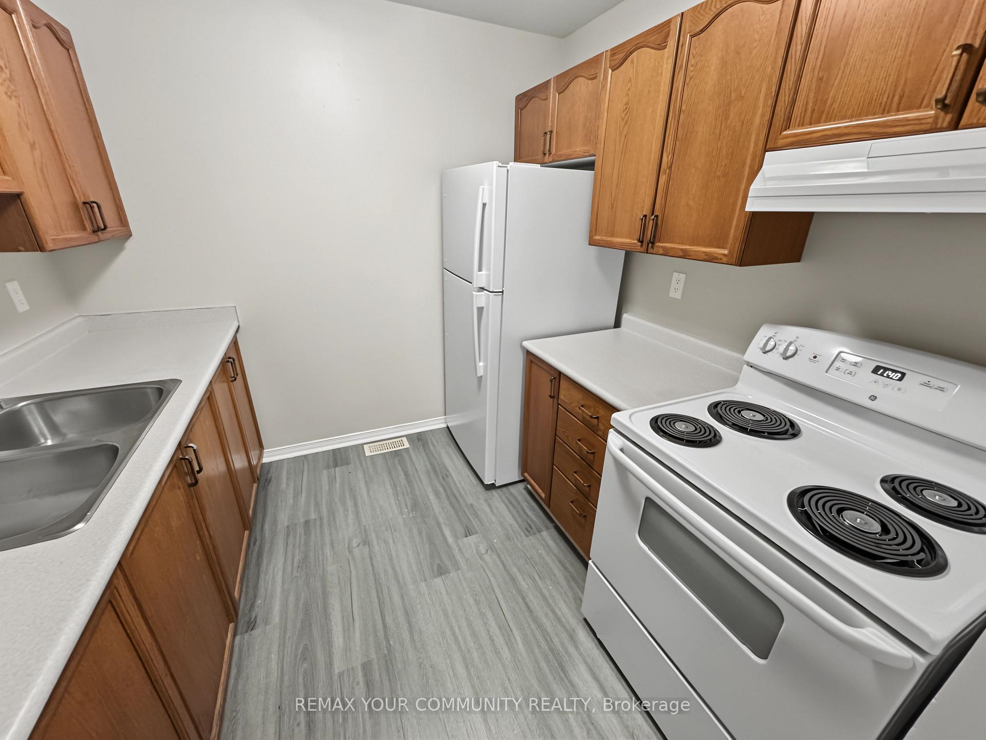 214 - 10 Riverside Drive, Kawartha Lakes 5