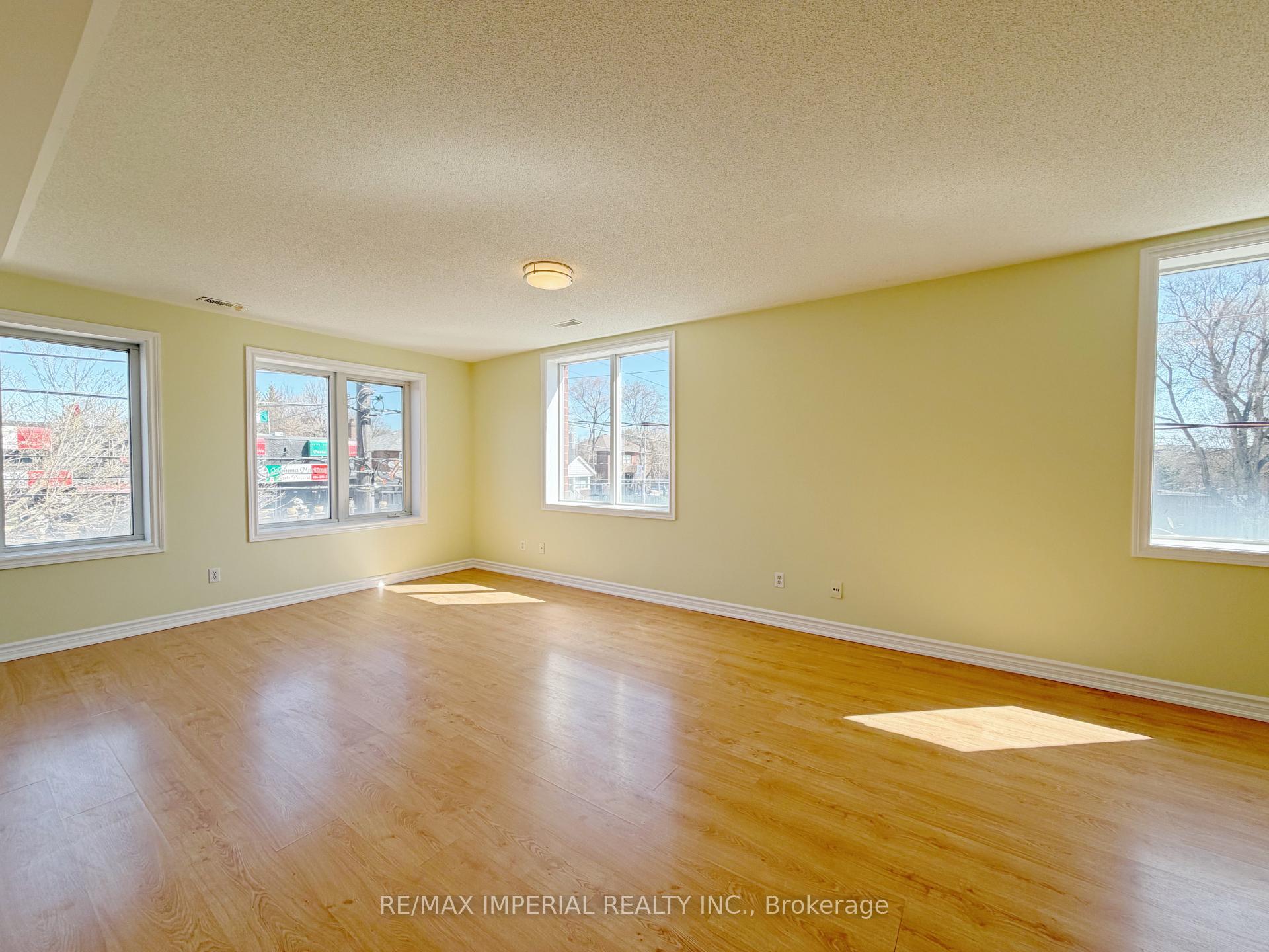 621A The Queensway, Toronto 2