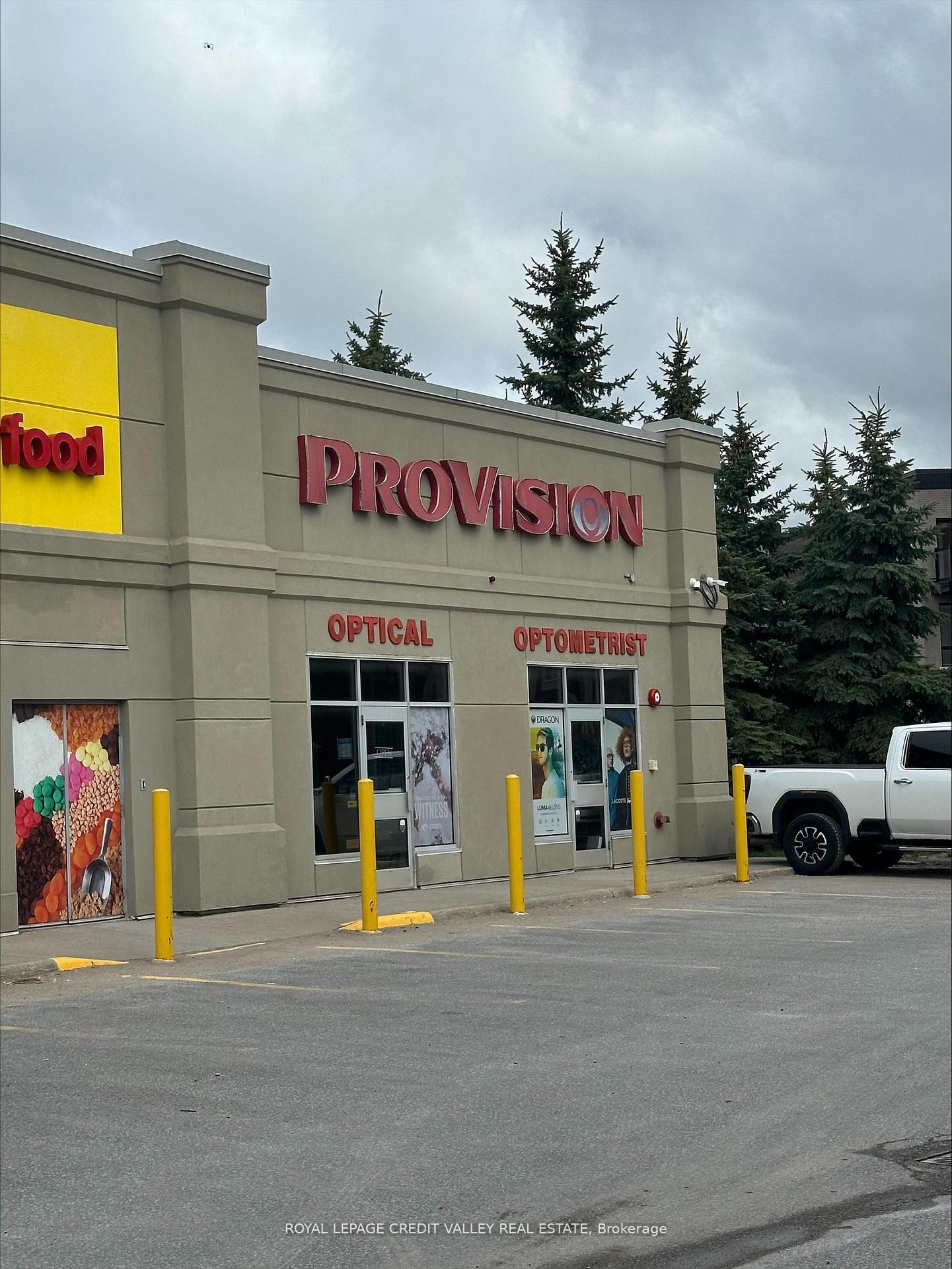1B1 - 649 Yonge Street Barrie Ontario Canada Lease commercial Dave Moore RE/MAX Hallmark Chay Realty, Brokerage*