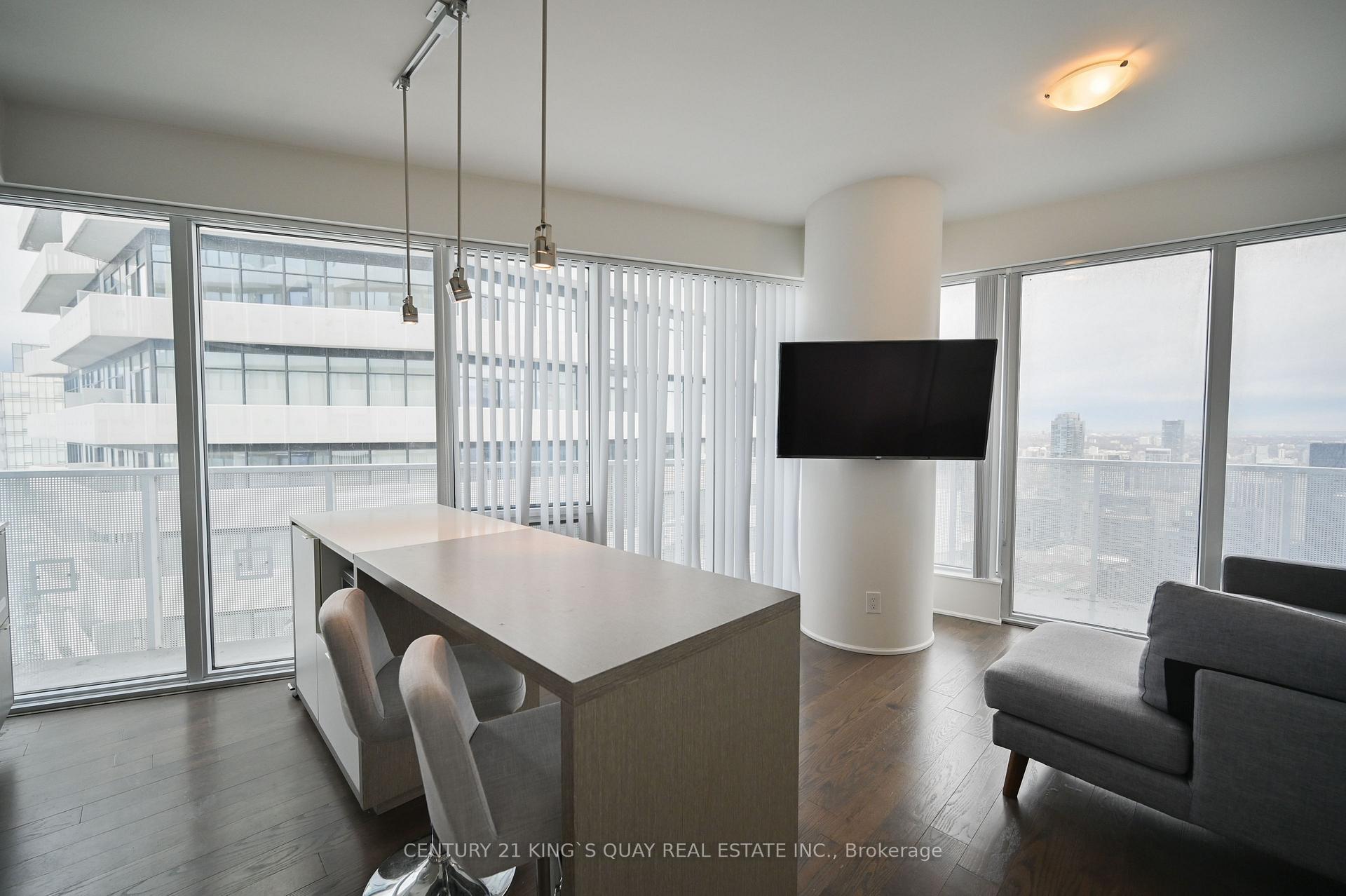 6802 - 88 Harbour Street, Toronto 3
