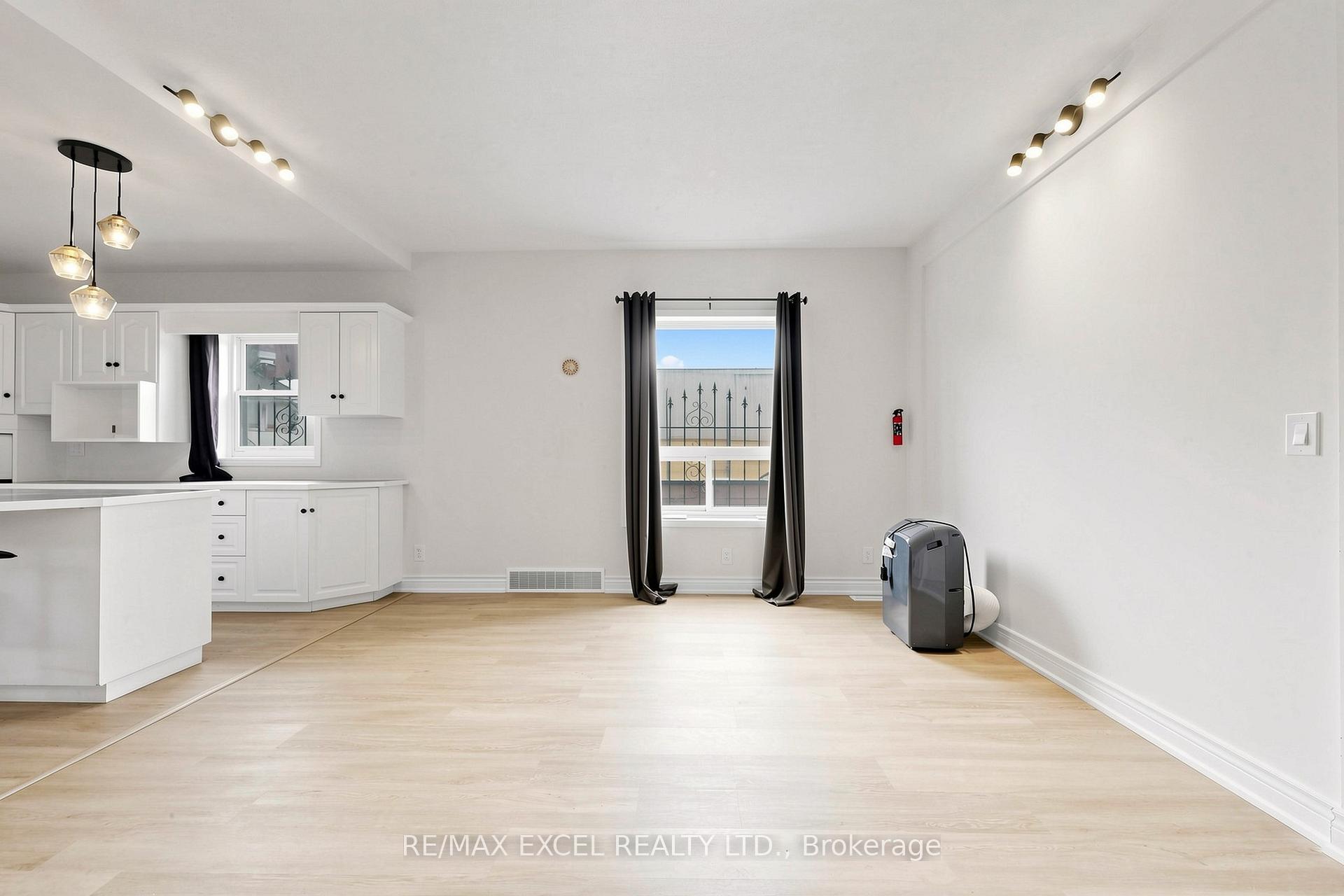 Main - 259 Victoria Avenue N, Hamilton 4