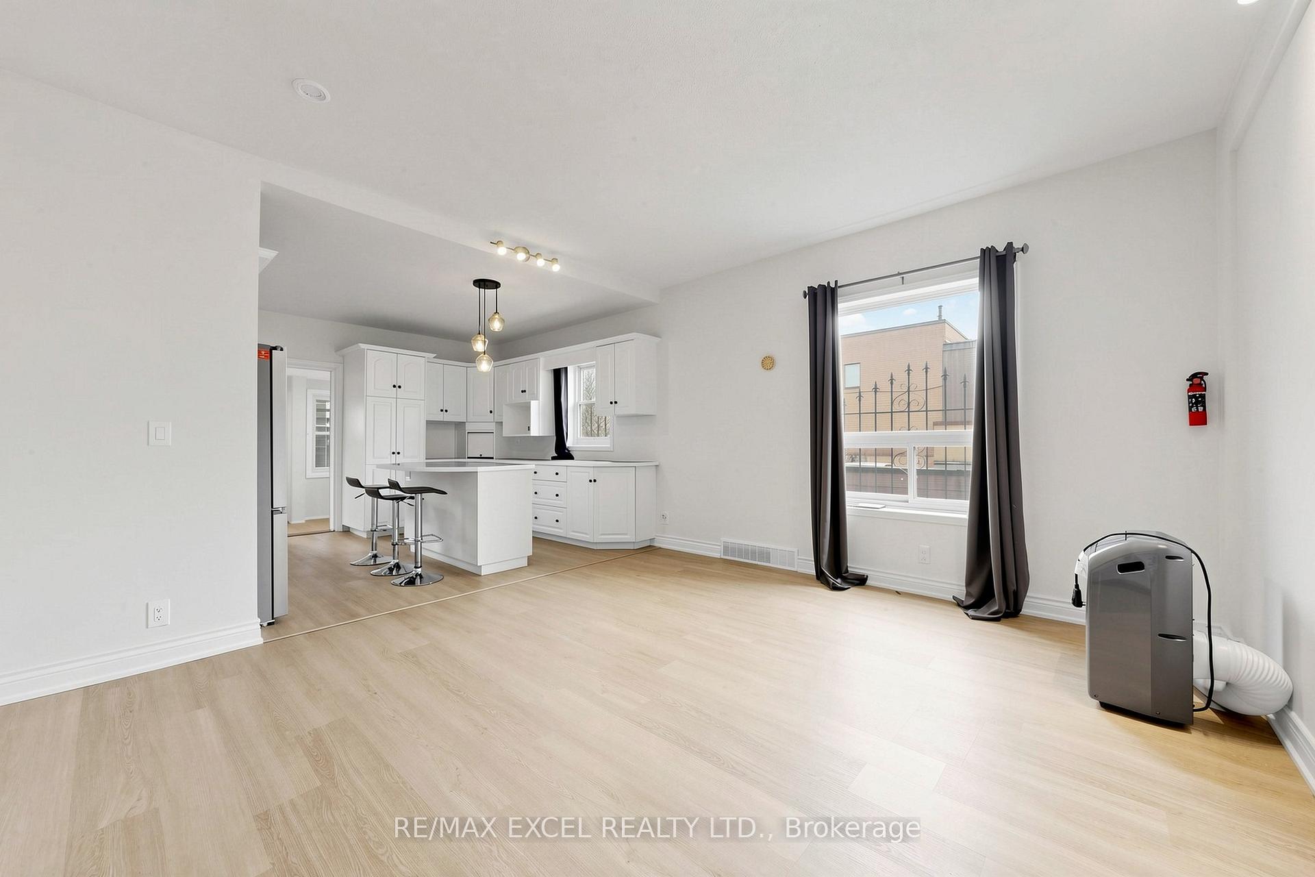 Main - 259 Victoria Avenue N, Hamilton 3