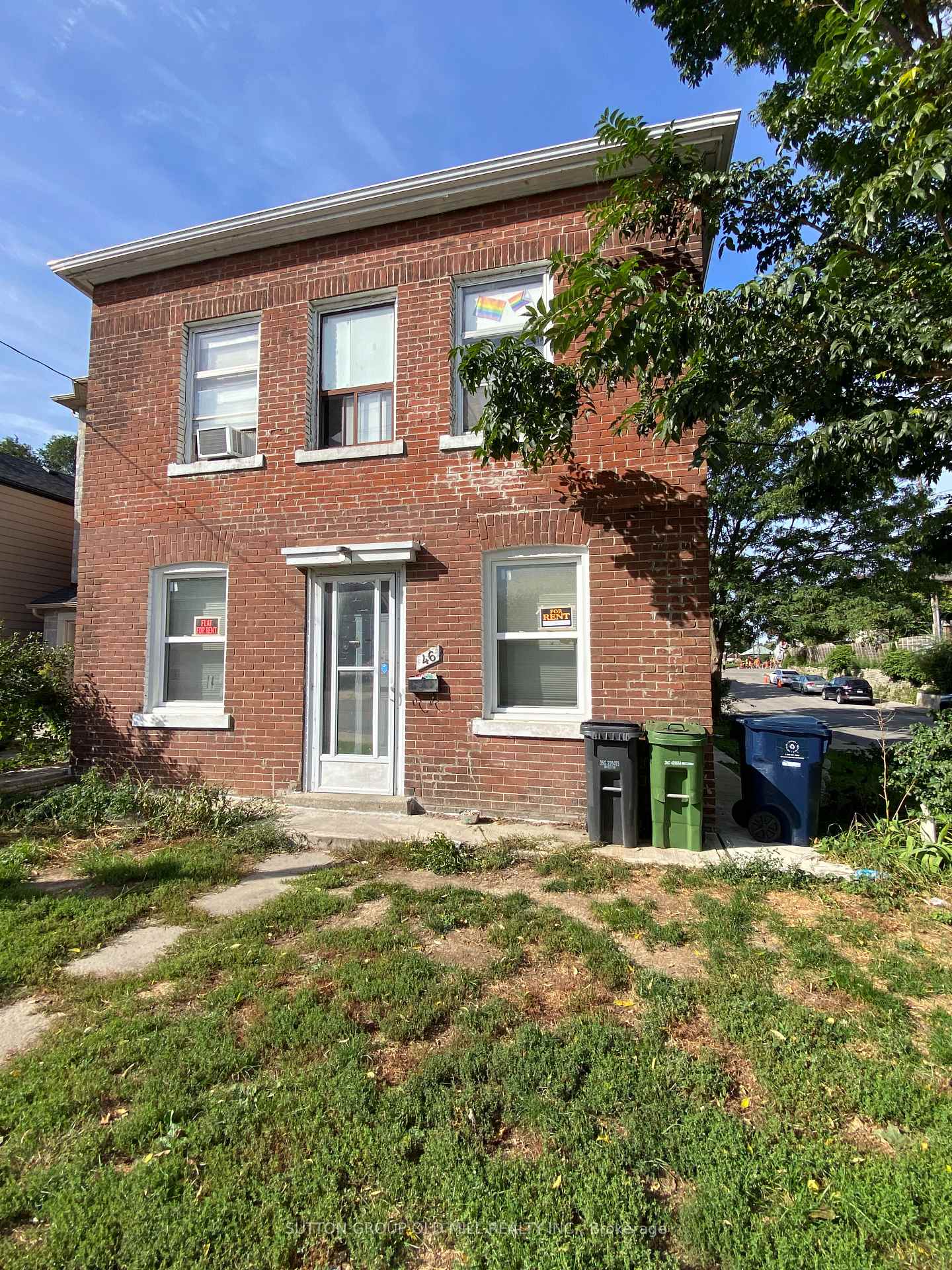Main Floor - 46 Rockcliffe Boulevard, Toronto 2