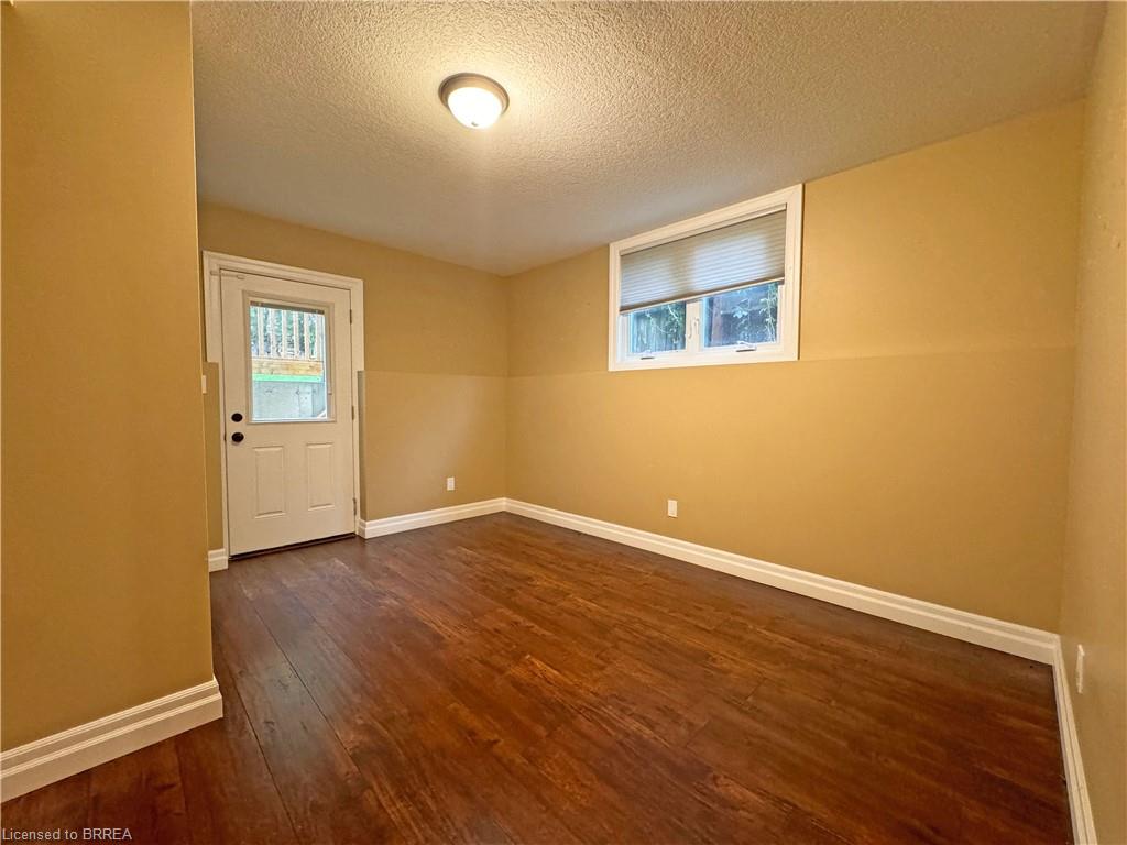 Lower - 345 Marlborough Street, Brantford 3