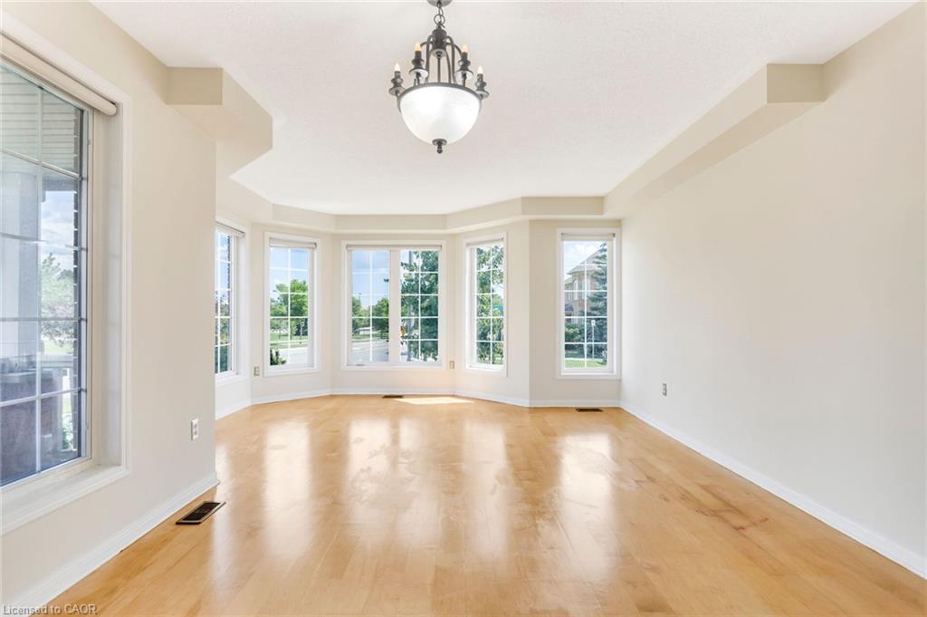 2204 Grand Oak Trail, Oakville 4