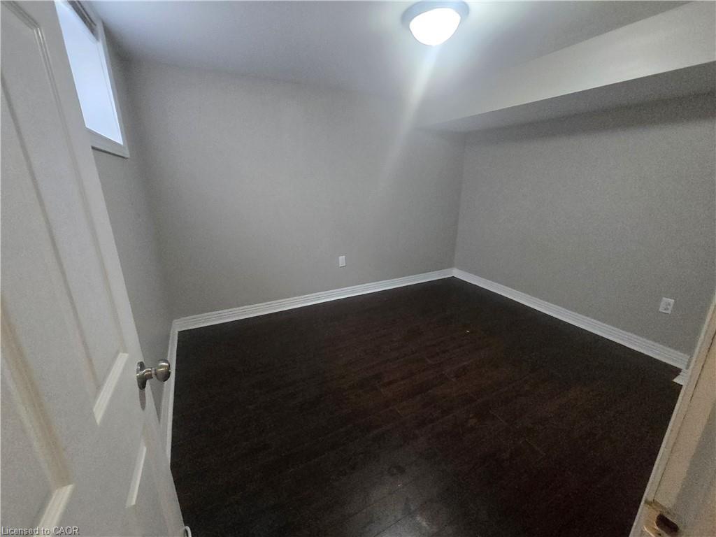 B - 996 Queensdale Avenue E, Hamilton 2
