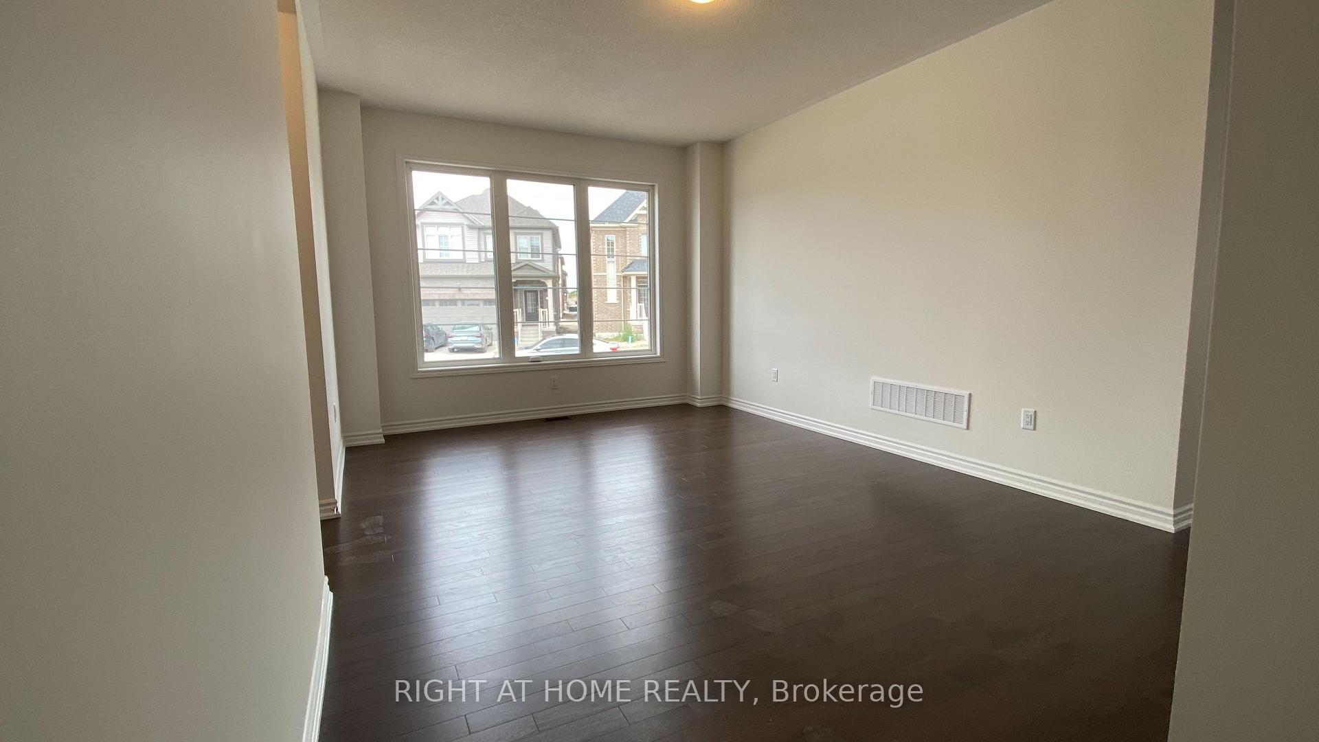 245 Madelaine Drive, Barrie 3