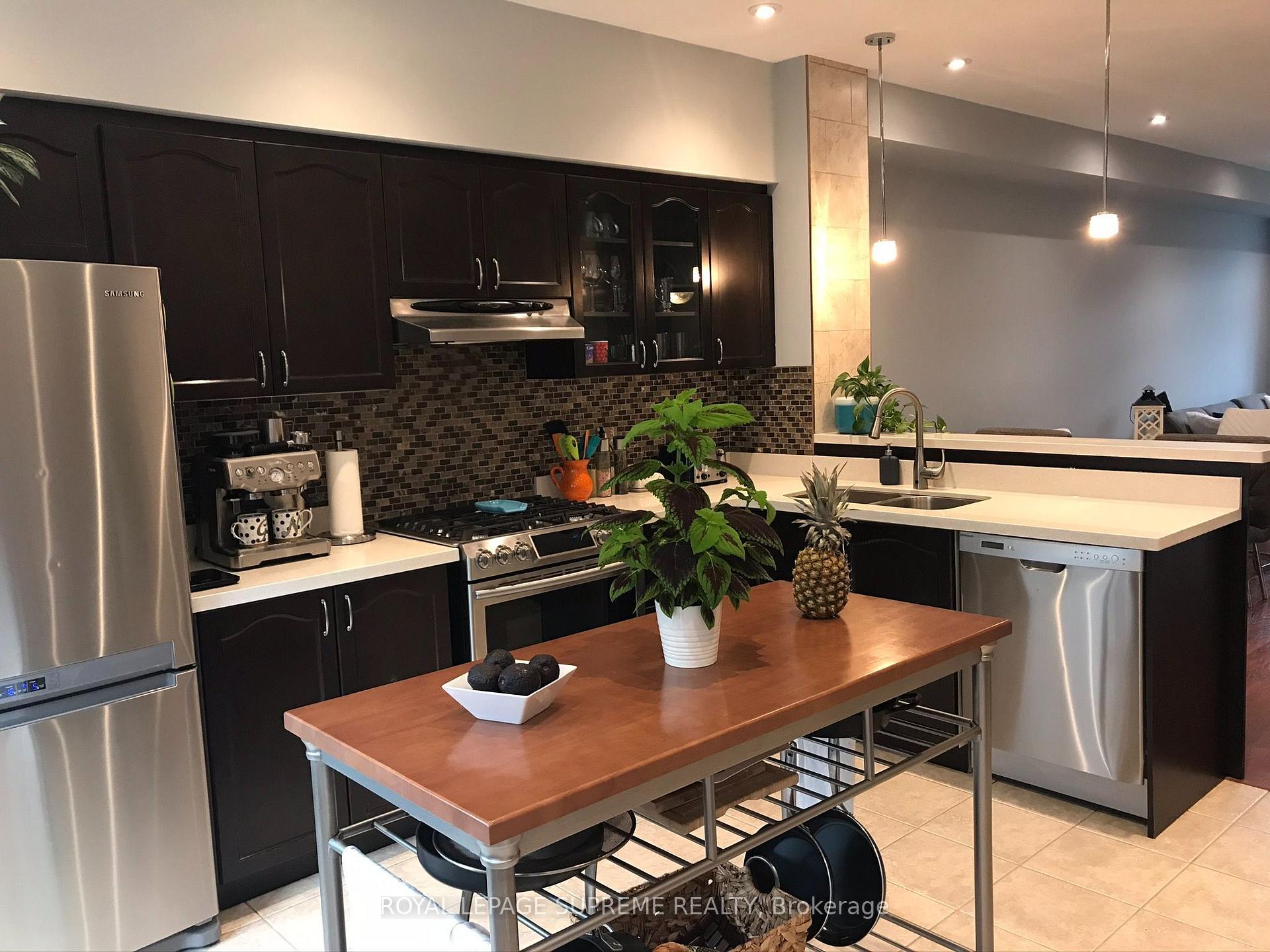 30 Pont Lane, Toronto 4