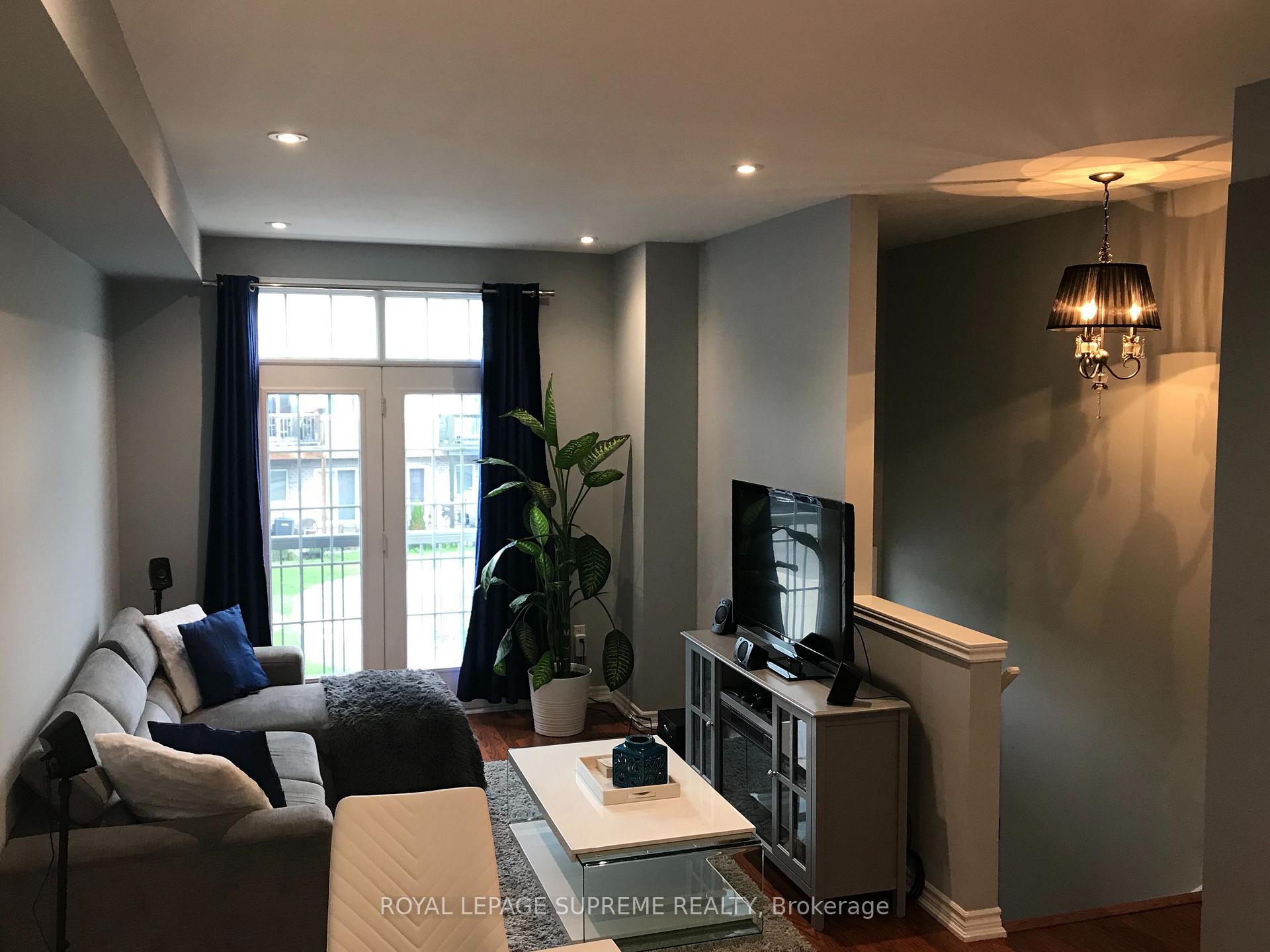 30 Pont Lane, Toronto 3