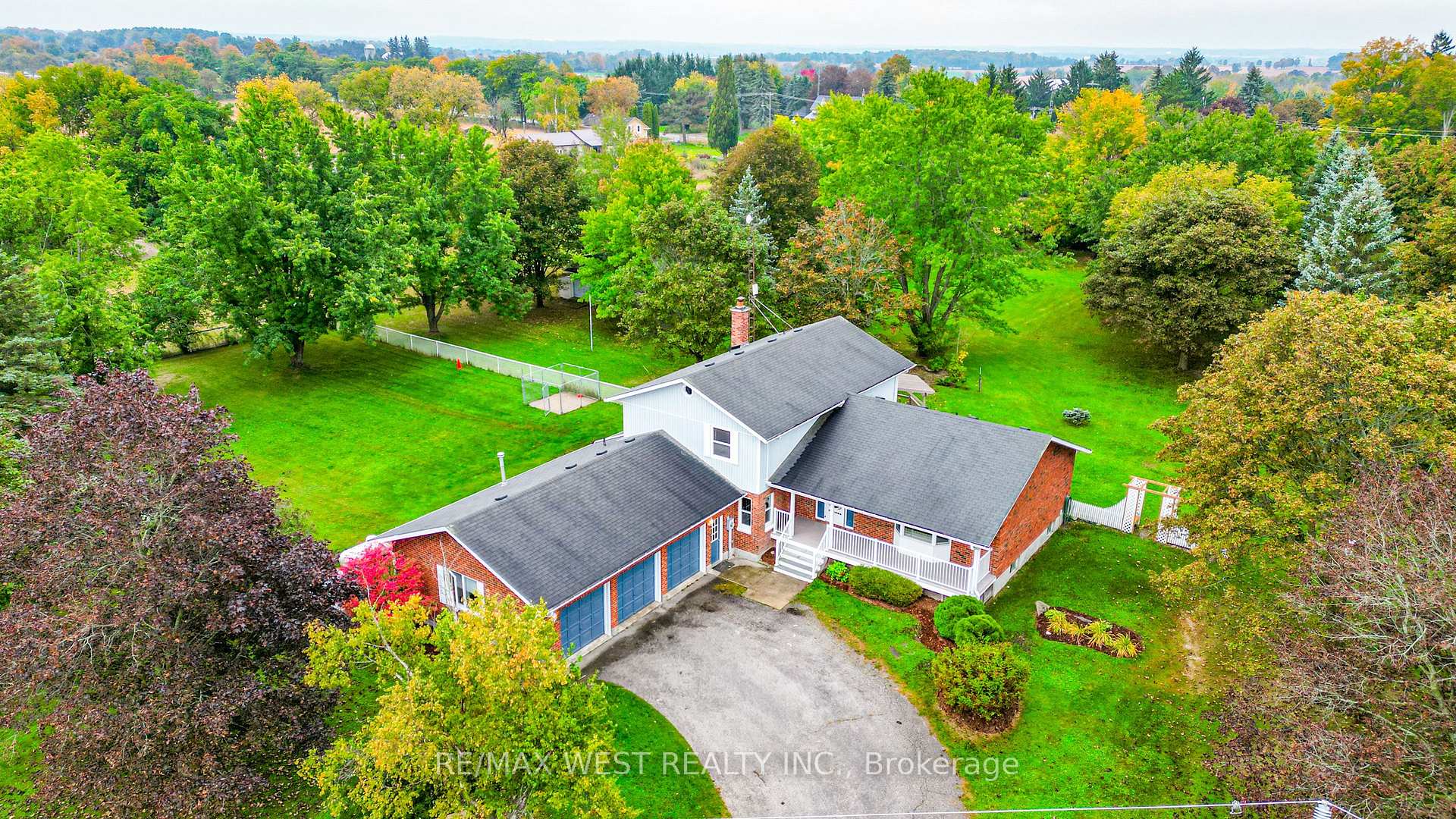 24 Smith Drive Uxbridge Ontario Canada Sale residential Christopher LaFace HomeLife Excelsior Realty Inc., Brokerage*