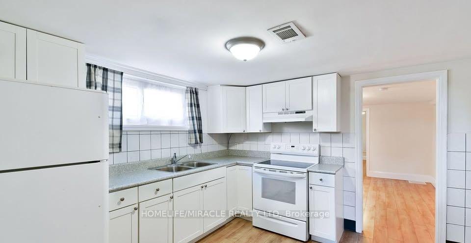 584 Montgomery Street, Oshawa 3