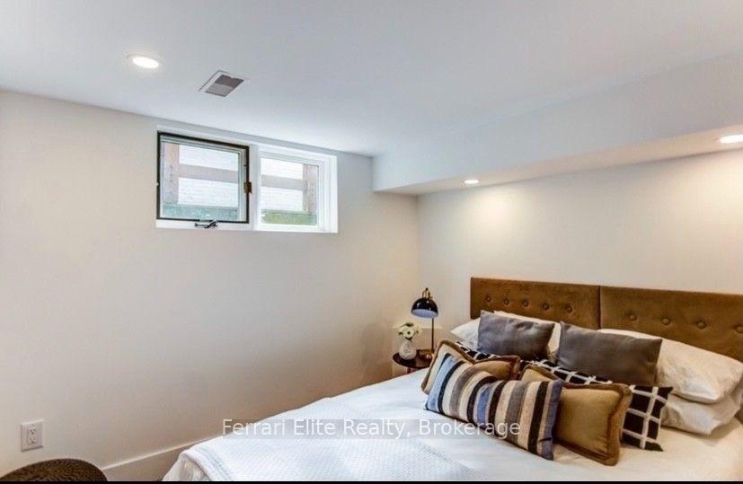 Bsmt - 66 Richmond Street, Richmond Hill 5