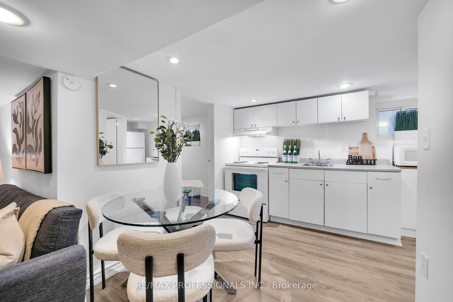 LOWER - 176 Sixth Street, Toronto 3