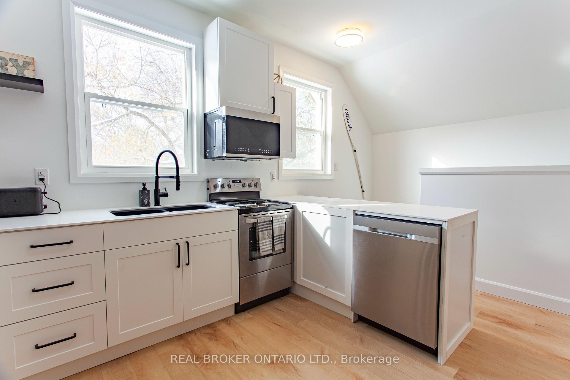 Upper - 97 ALBERT Street S, Orillia 2