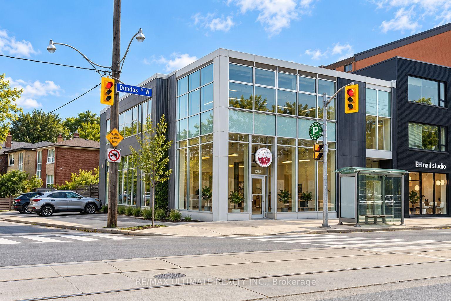 Front Unit - 1269 Dundas Street W Toronto Ontario Canada Lease commercial Welcome To Realtor Doctor RE/MAX Ultimate Realty Inc., Brokerage *